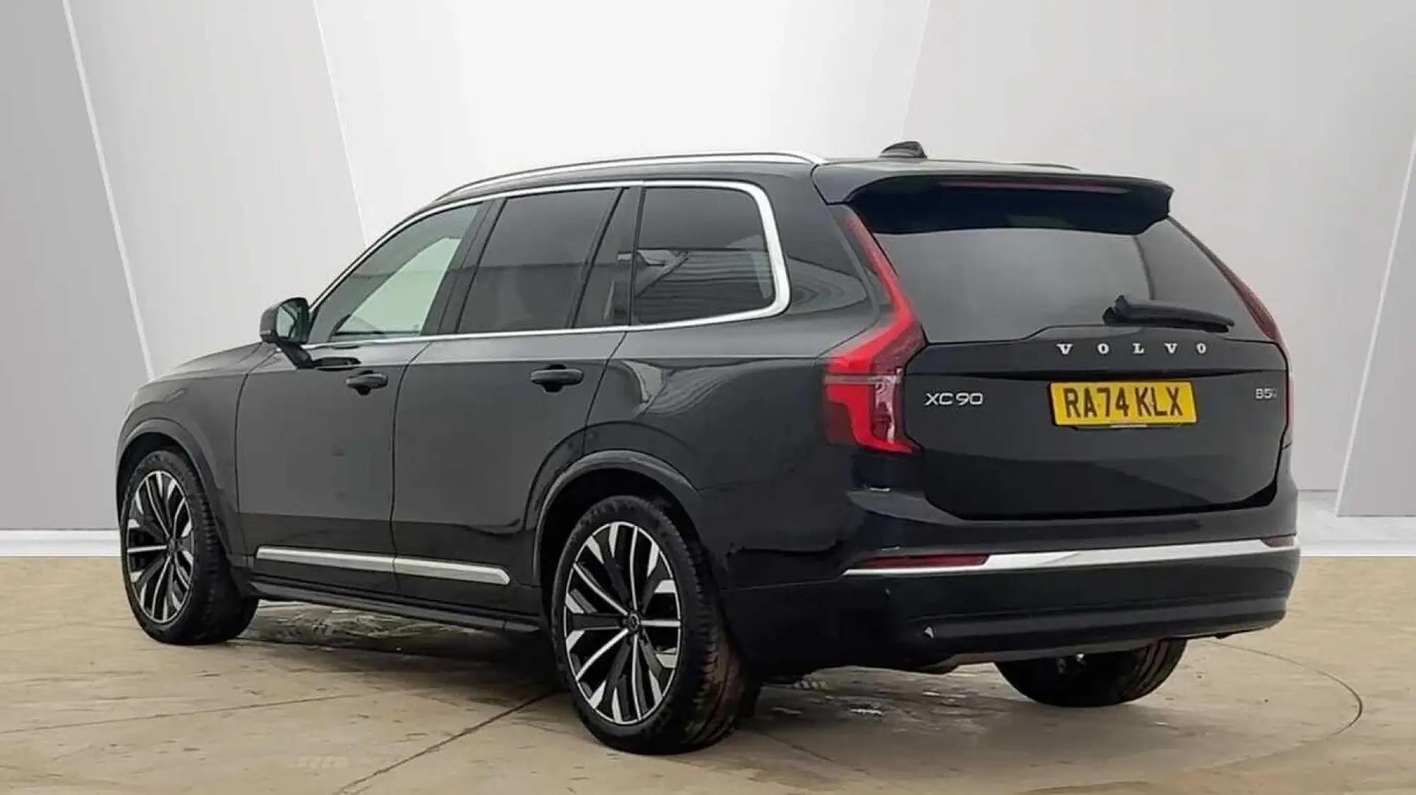Volvo XC90 Image 3