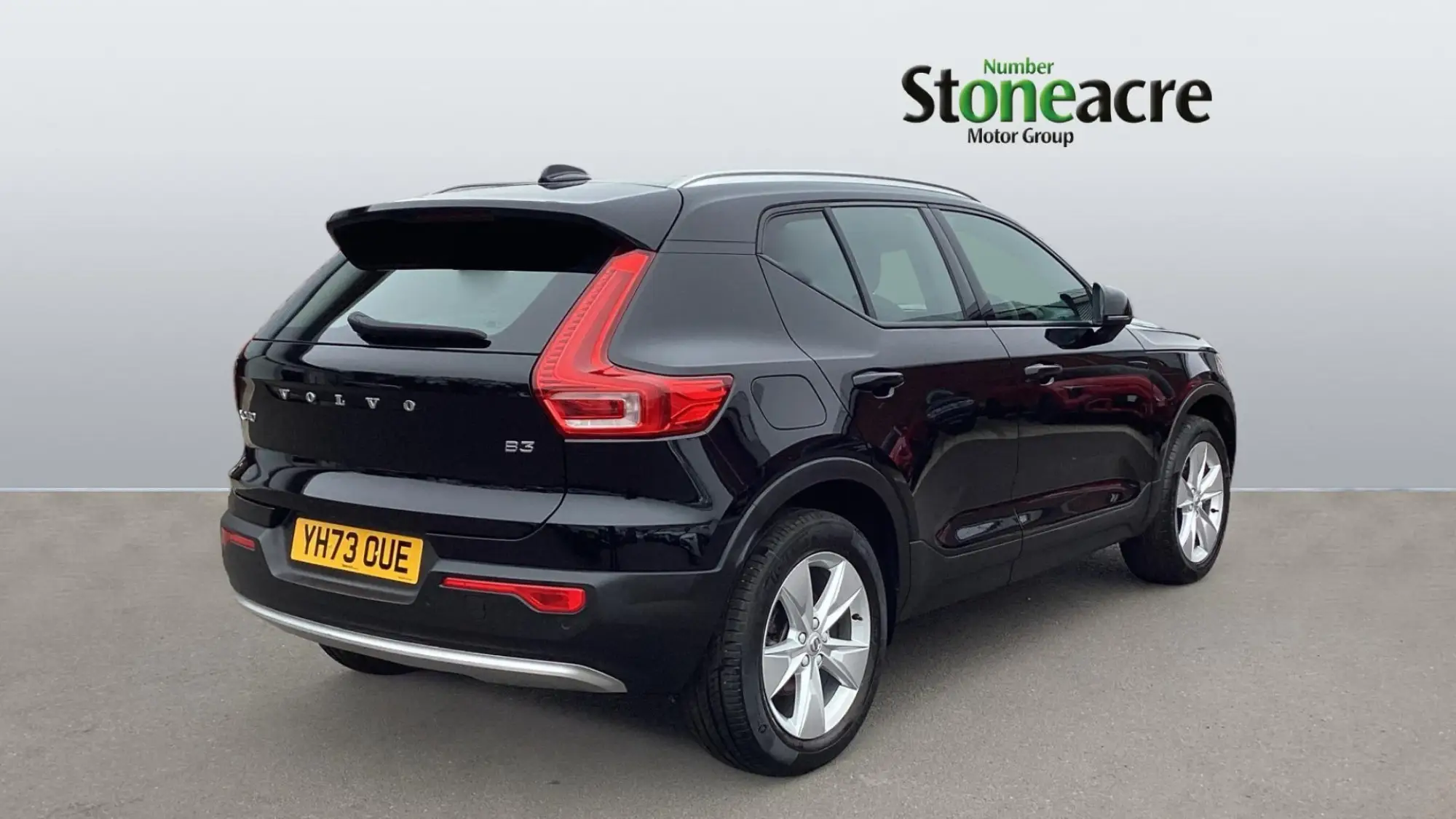 Volvo XC40 Core B3 (163 hp) Auto YH73OUE Image 2