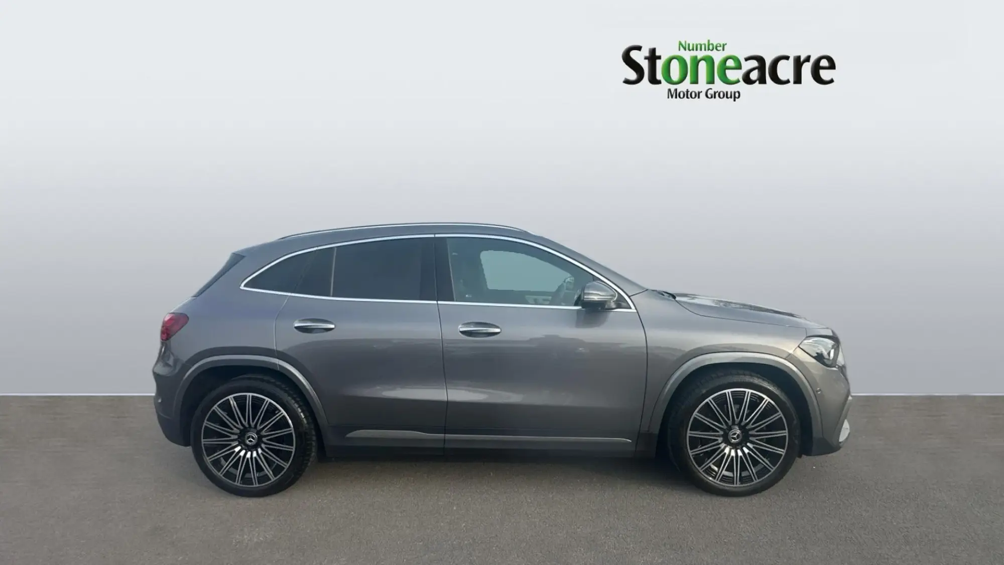 Mercedes-Benz GLA 1.3 GLA200h MHEV AMG Line (Premium Plus) 7G-DCT Euro 6 (s/s) 5dr FM73TLX Image 3