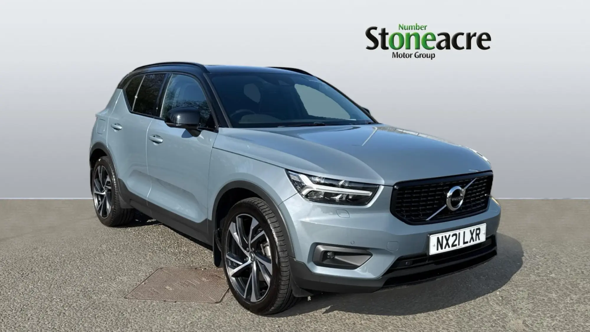 Volvo XC40 2.0 B4P R DESIGN Pro 5dr Auto NX21LXR Image 1
