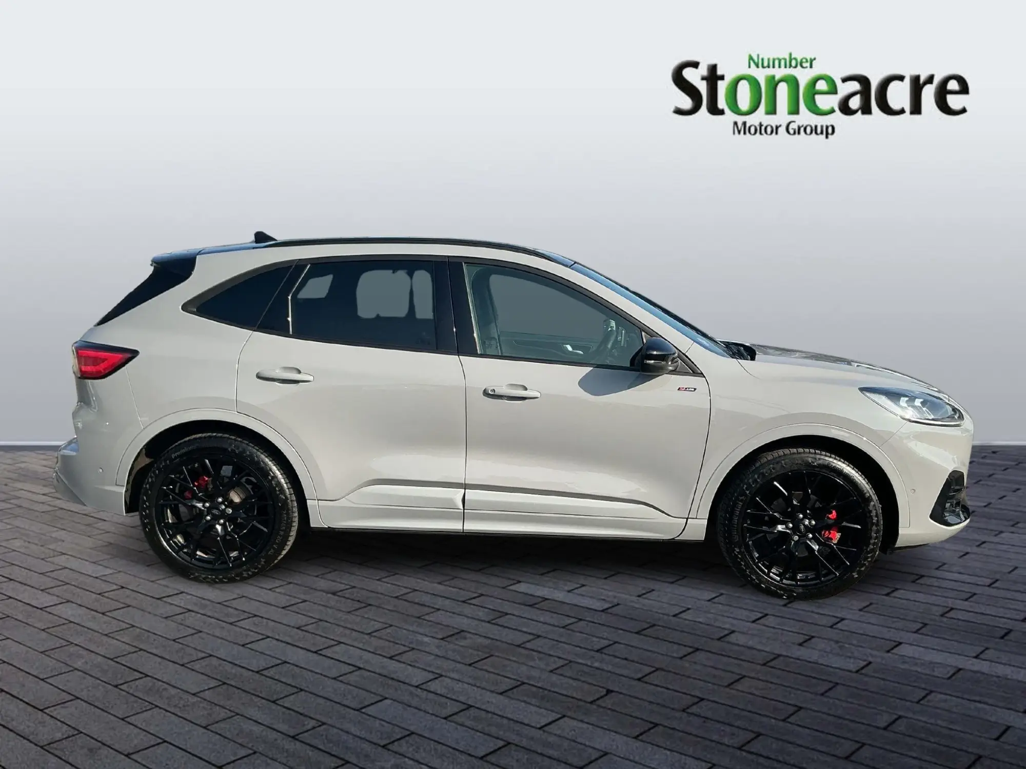 Ford Kuga Plug-in Hybrid 2.5 Duratec 14.4kWh Graphite Tech Edition CVT Euro 6 (s/s) 5dr YW73LFL Image 2