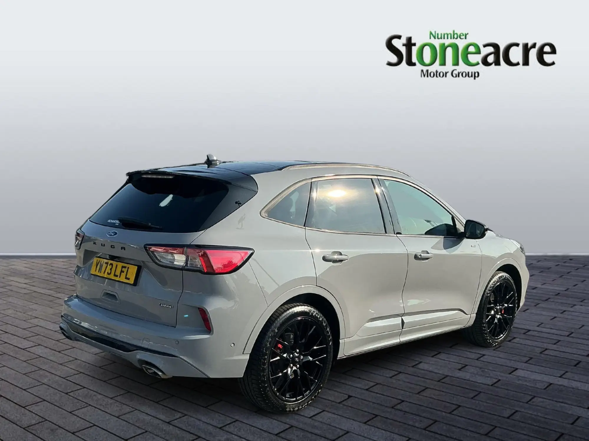 Ford Kuga Plug-in Hybrid 2.5 Duratec 14.4kWh Graphite Tech Edition CVT Euro 6 (s/s) 5dr YW73LFL Image 3