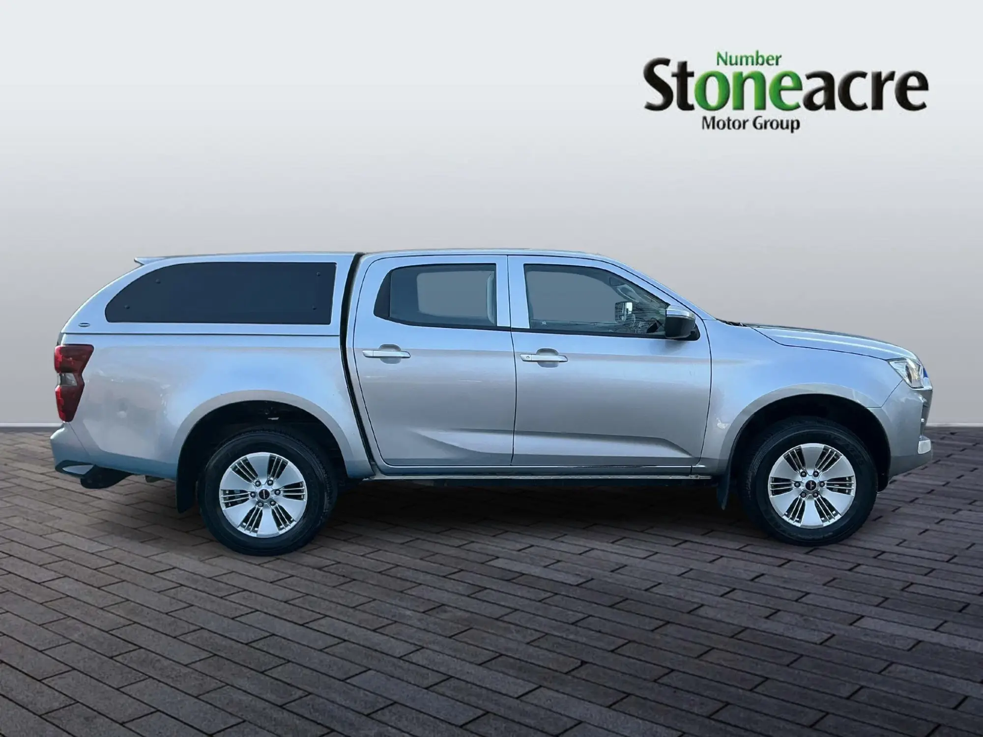 Isuzu D-Max DL20 1.9 TD DL20 Auto 4WD Euro 6 (s/s) 4dr YX71MKO Image 2