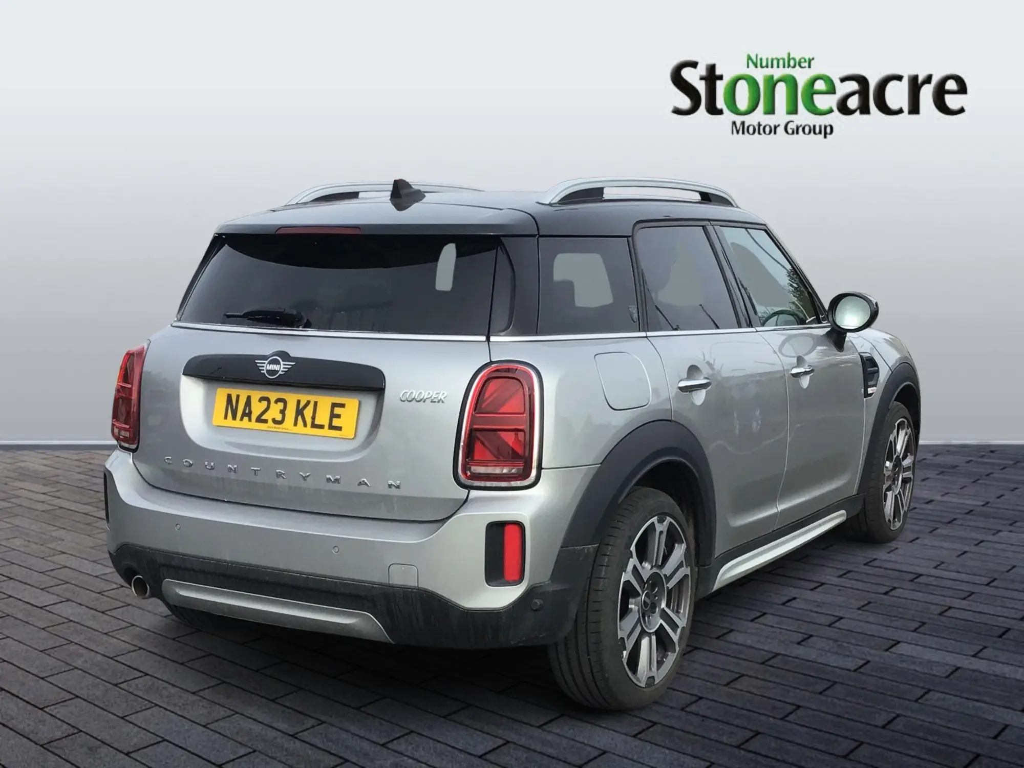 MINI Countryman 1.5 Cooper Exclusive Steptronic Euro 6 (s/s) 5dr NA23KLE Image 3