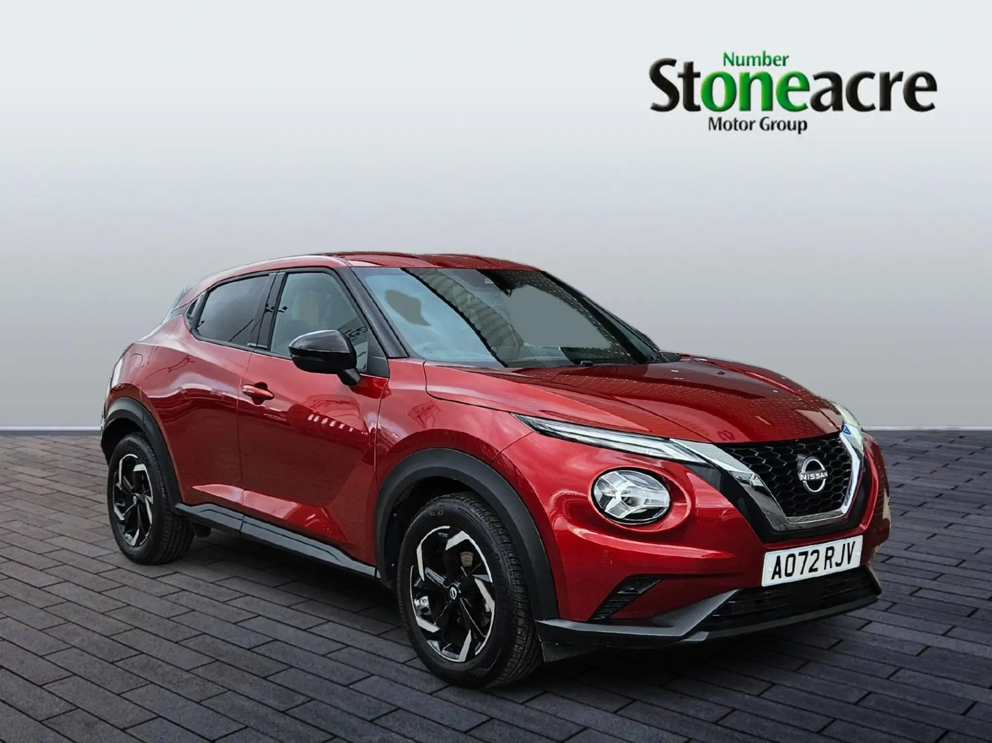 Nissan Juke 1.0 DiG-T N-Connecta 5dr AO72RJV Image 1