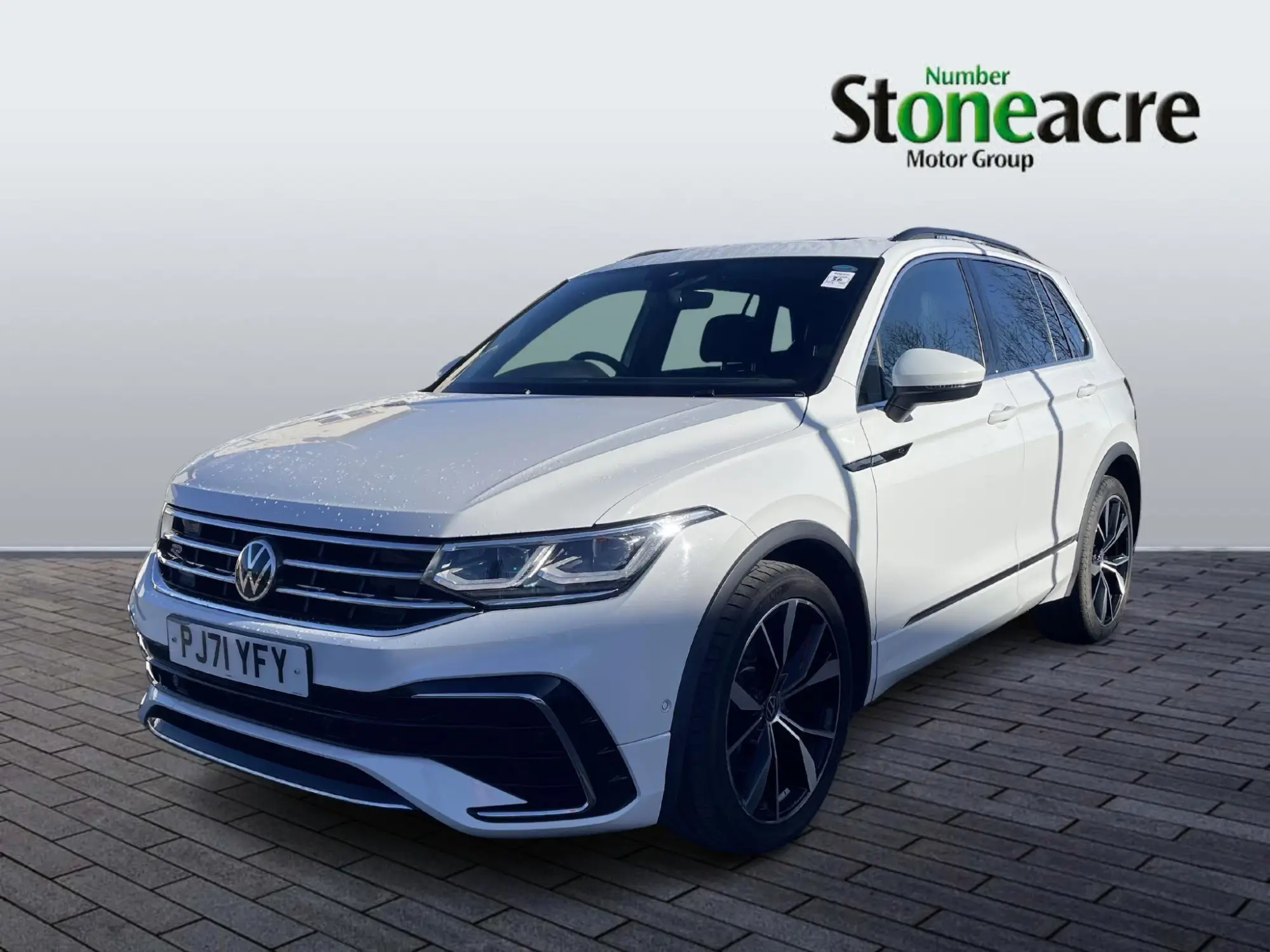 Volkswagen Tiguan 2.0 TDI R-Line DSG 4Motion Euro 6 (s/s) 5dr PJ71YFY Image 3