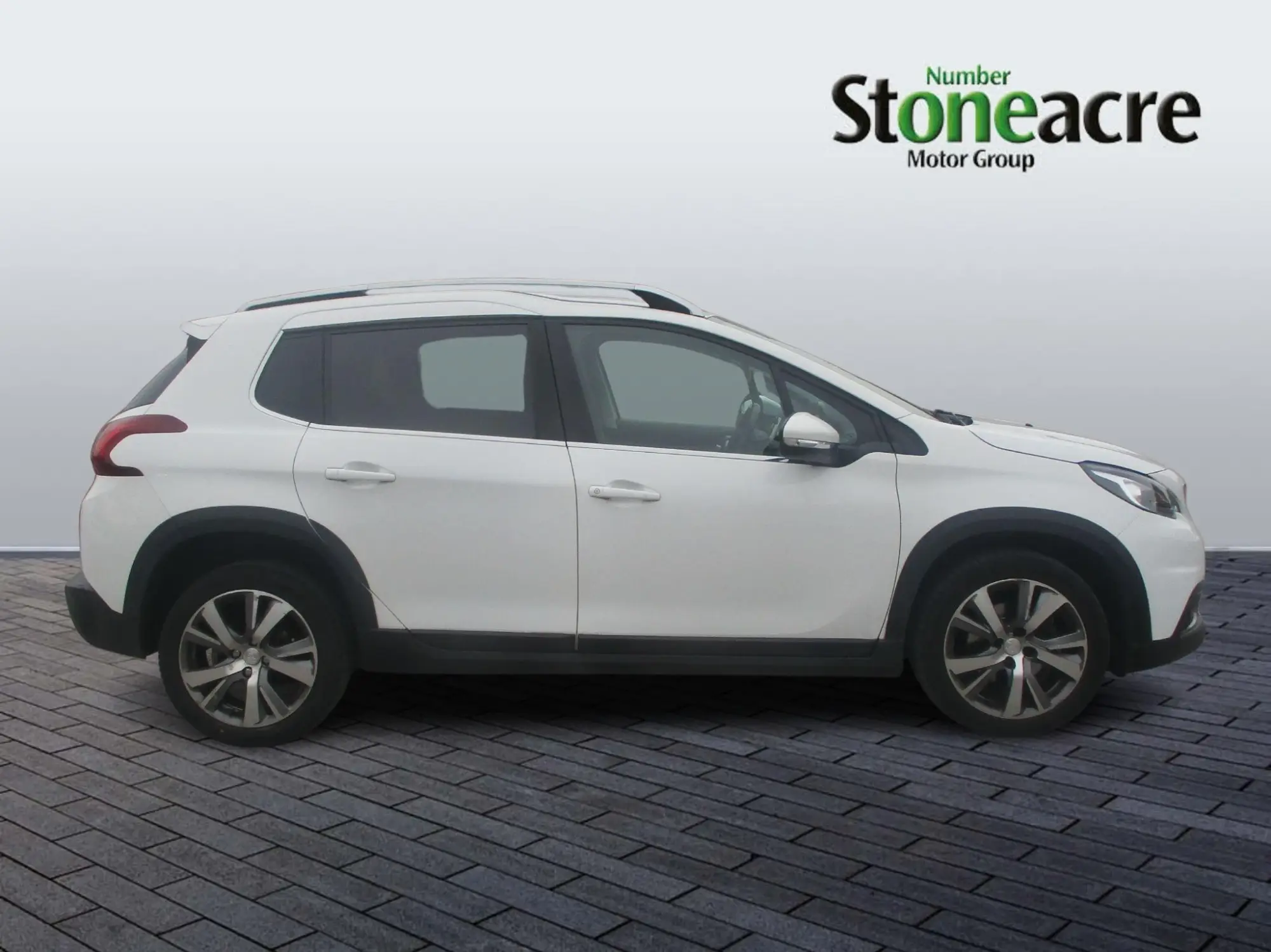Peugeot 2008 1.2 PureTech Allure EAT Euro 6 (s/s) 5dr BA19OMH Image 2