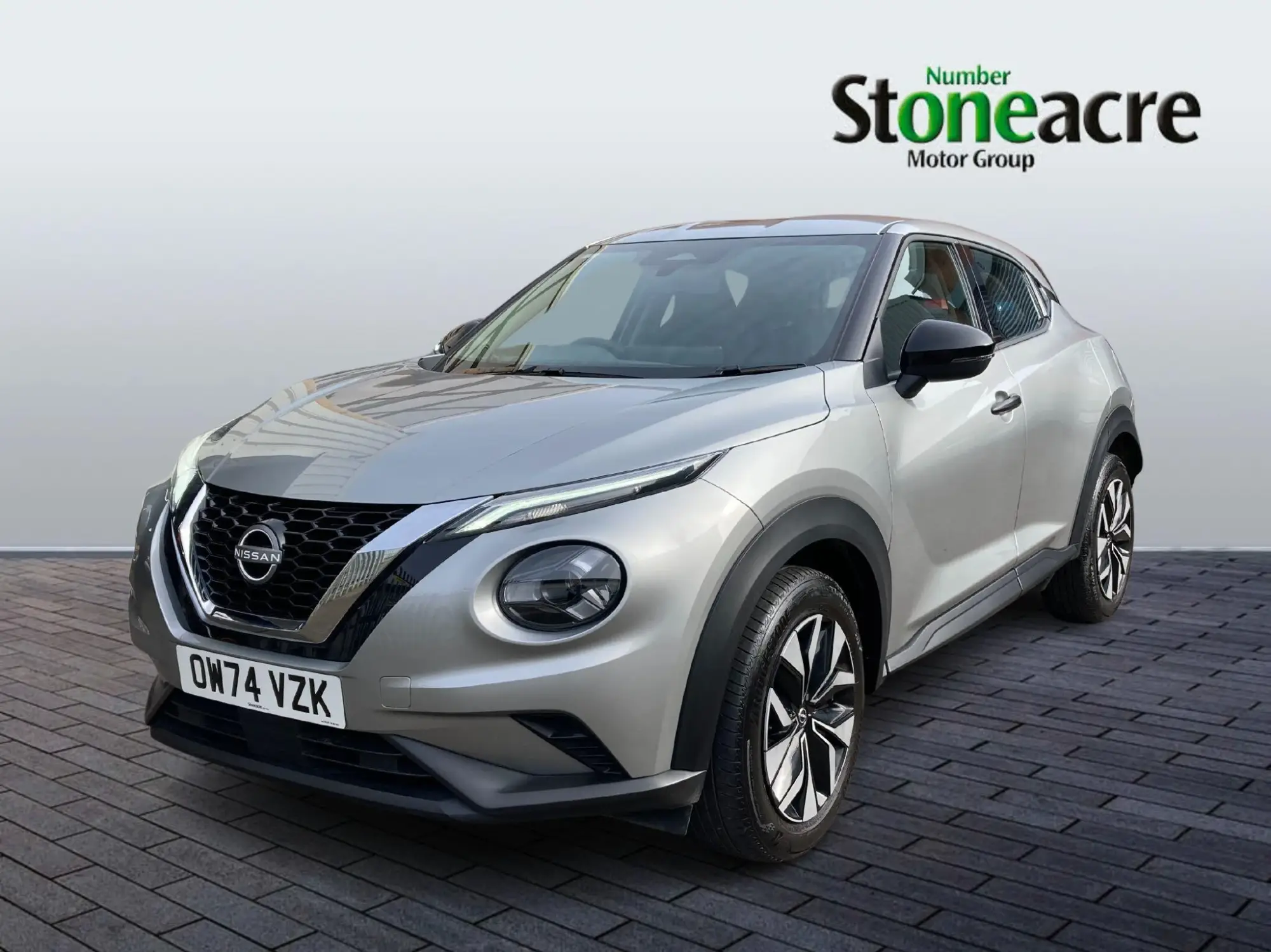 Nissan Juke 1.0 DIG-T Acenta Premium Euro 6 (s/s) 5dr OW74VZK Image 3