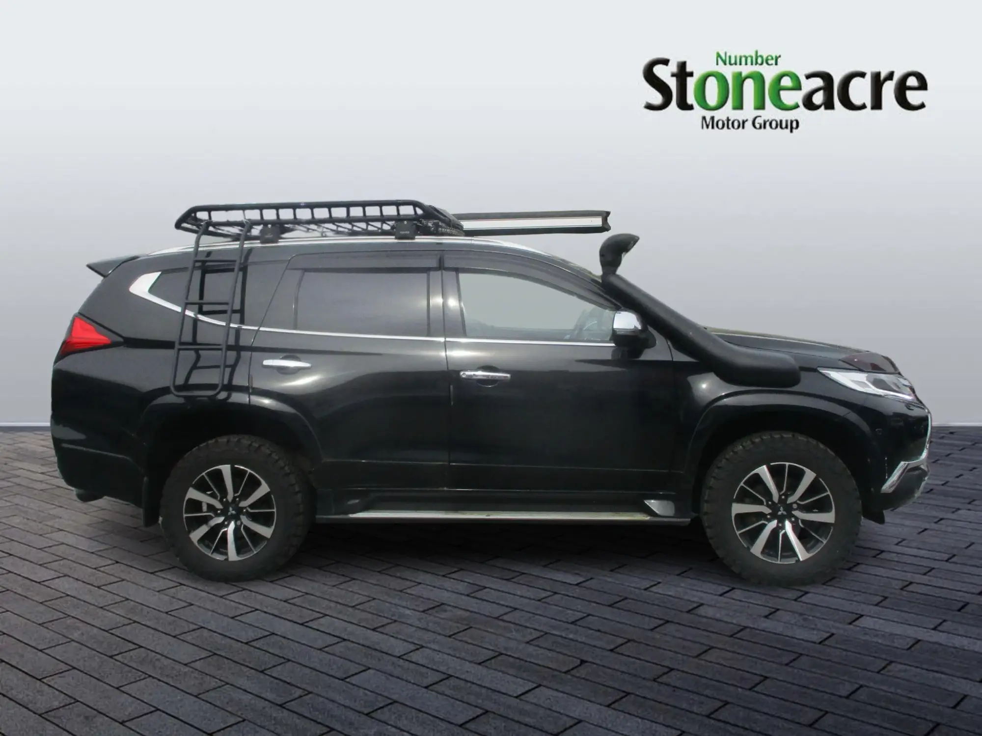 Mitsubishi Shogun Sport 2.4D 4 Auto 4WD LWB Euro 6 5dr WA19DFZ Image 2