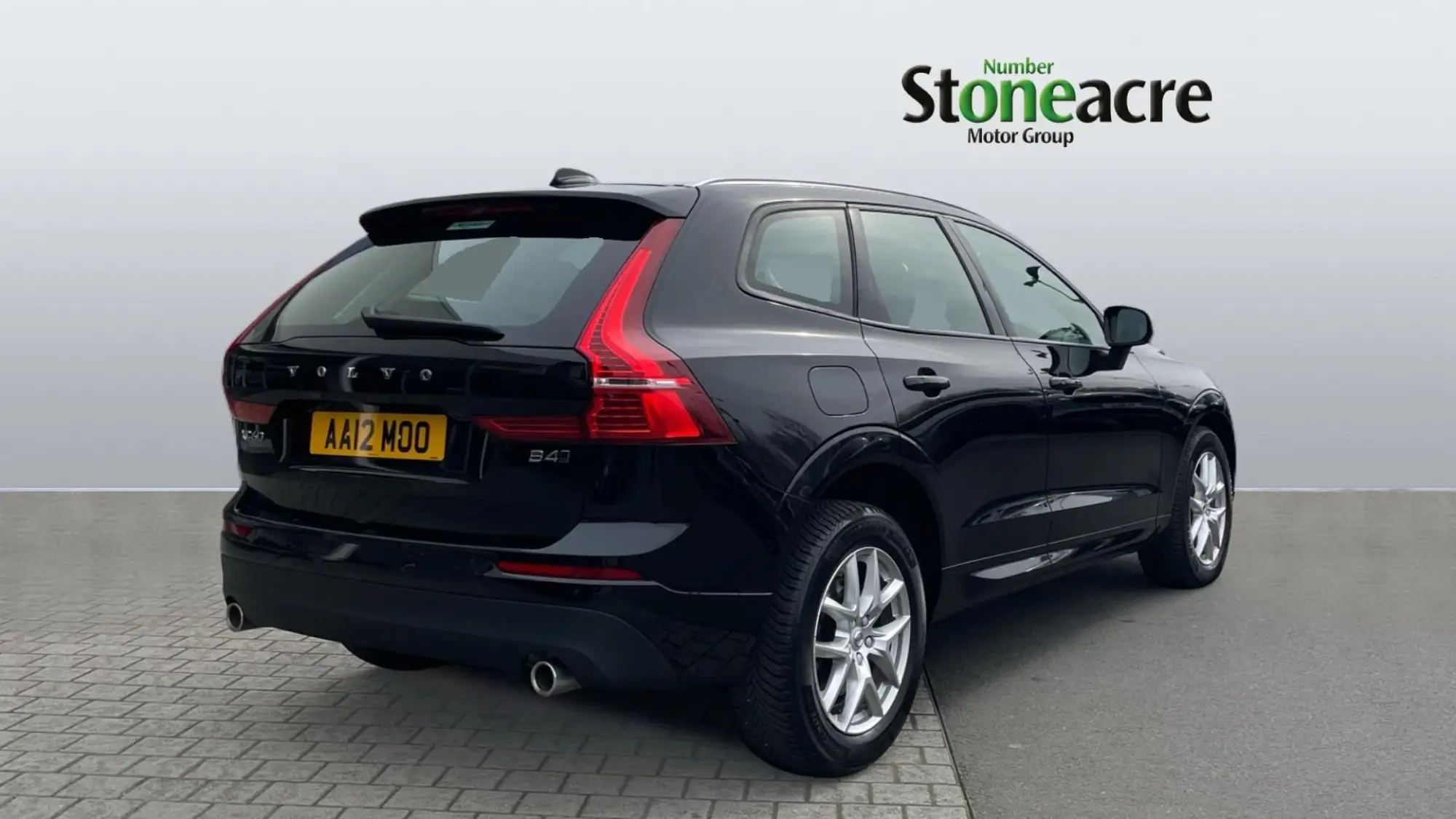 Volvo XC60 2.0 B4 MHEV Momentum Pro Auto AWD Euro 6 (s/s) 5dr AA12MOO Image 2