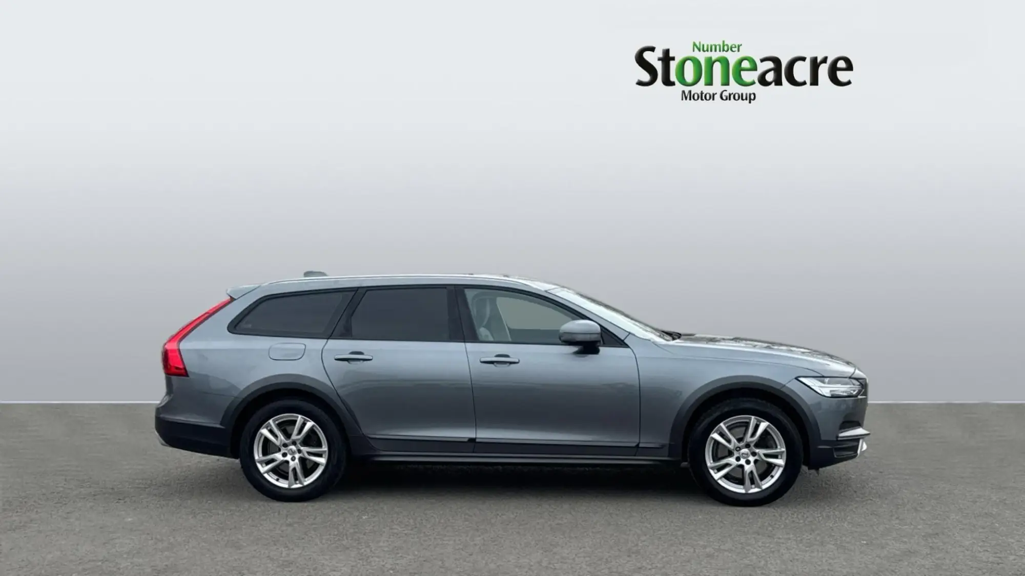 Volvo V90 2.0 T5 Auto AWD Euro 6 (s/s) 5dr AK19WJE Image 3