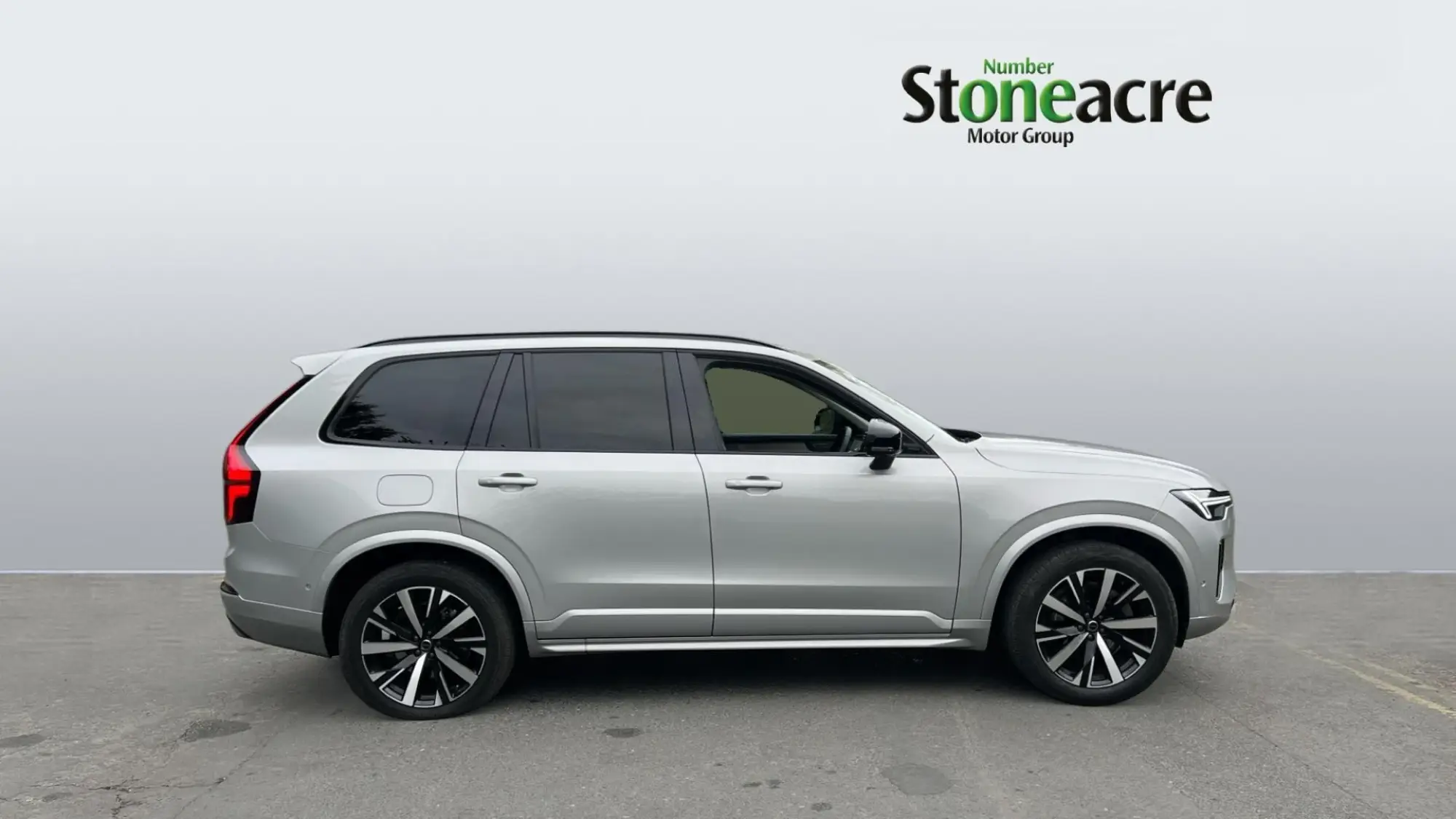 Volvo XC90 2.0 B5 MHEV Plus Auto 4WD Euro 6 (s/s) 5dr RA74LVF Image 3