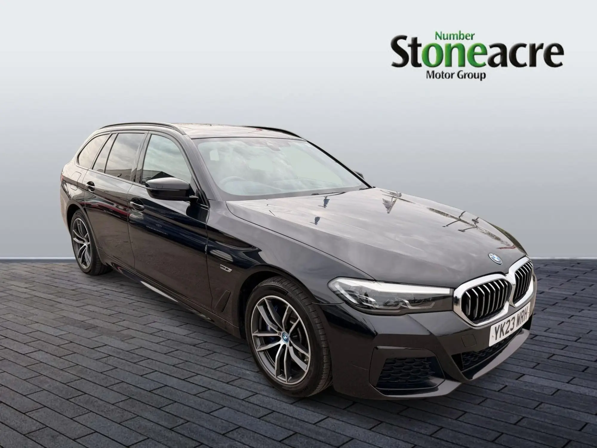 BMW 5 Series 2.0 530e 12kWh M Sport Touring Steptronic Euro 6 (s/s) 5dr YK23WRH Image 1