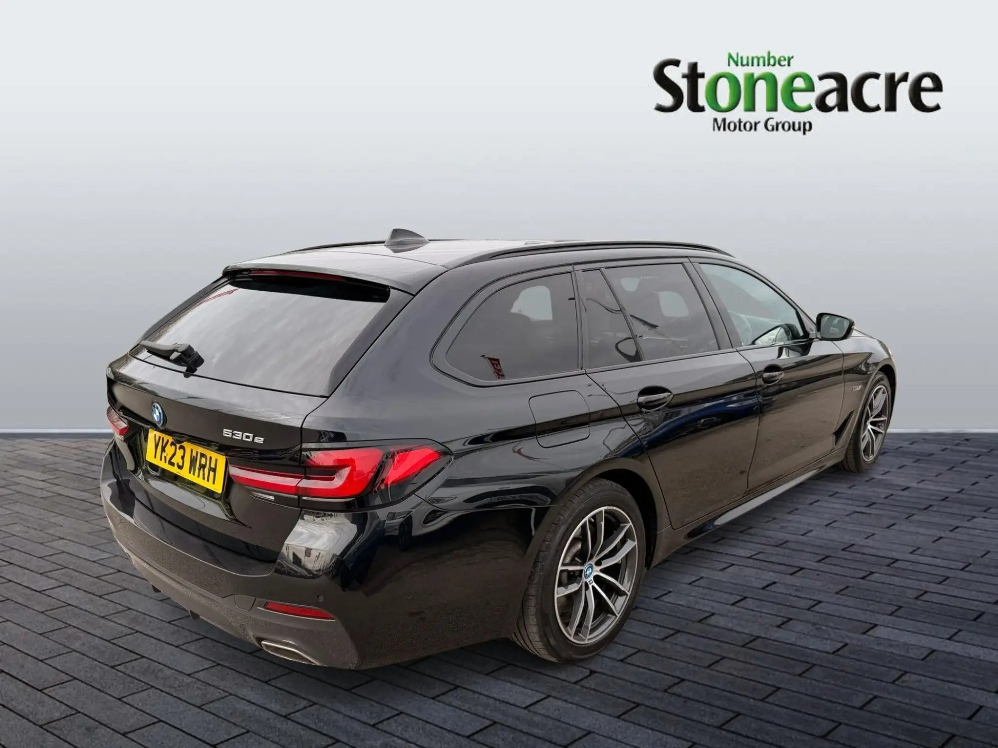 BMW 5 Series 2.0 530e 12kWh M Sport Touring Steptronic Euro 6 (s/s) 5dr YK23WRH Image 3