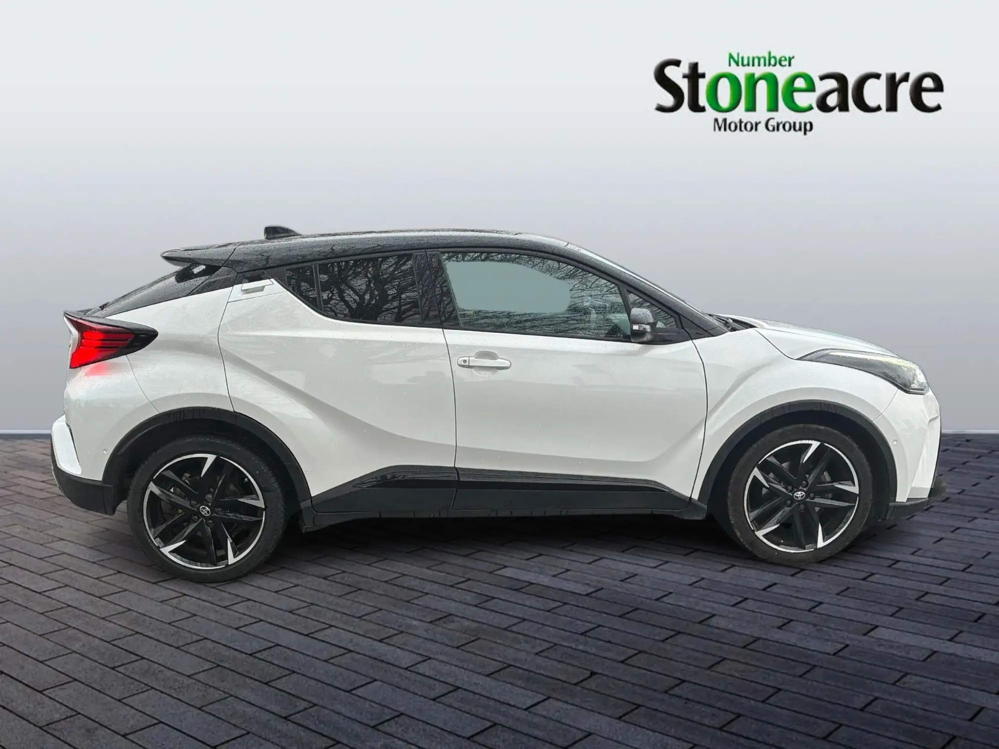 Toyota C-HR Self-Charging Hybrid 1.8 Hybrid GR Sport 5dr CVT LP72ZZV Image 2