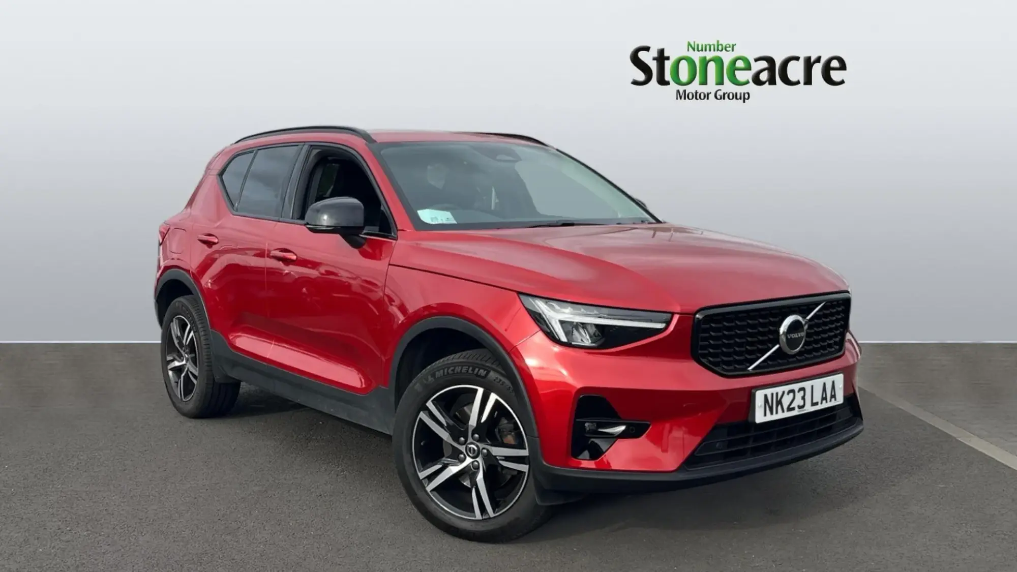 Volvo XC40 2.0 B3P Plus Dark 5dr Auto NK23LAA Image 1