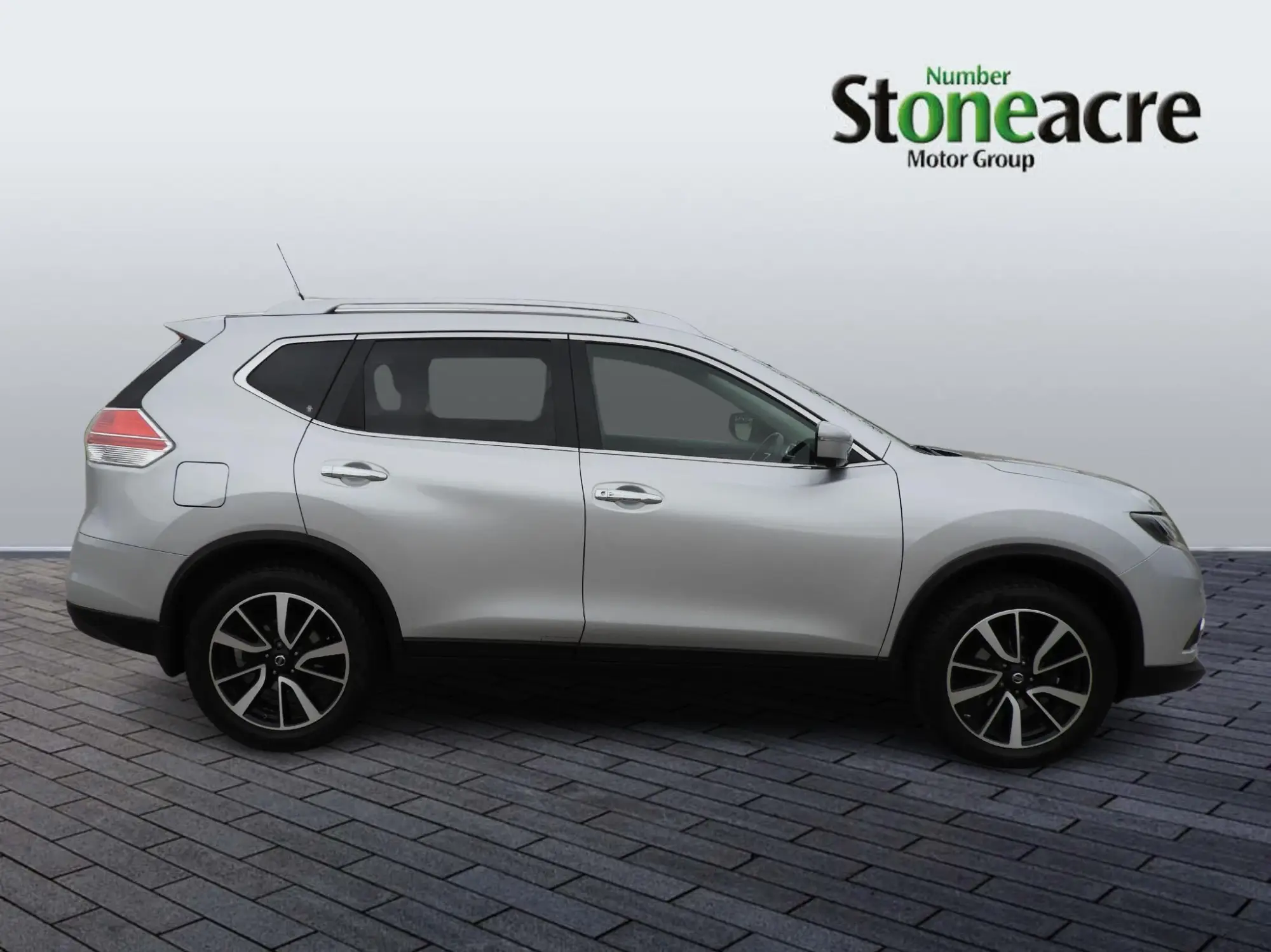 Nissan X-Trail 1.6 dCi N-Tec 5dr YP16DVW Image 2