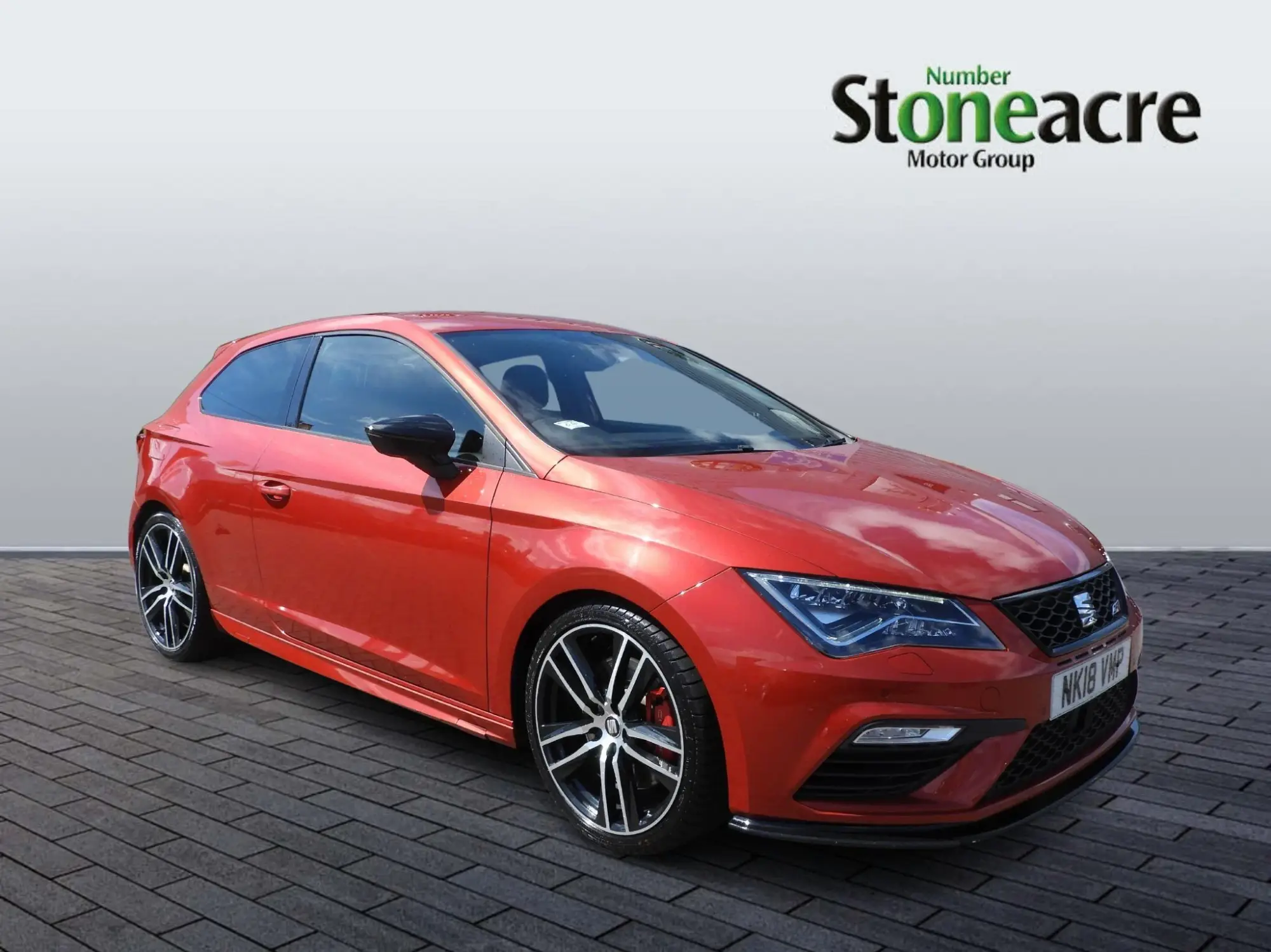SEAT Leon 2.0 TSI Cupra 300 Sport Coupe Euro 6 (s/s) 3dr NK18VMP Image 1