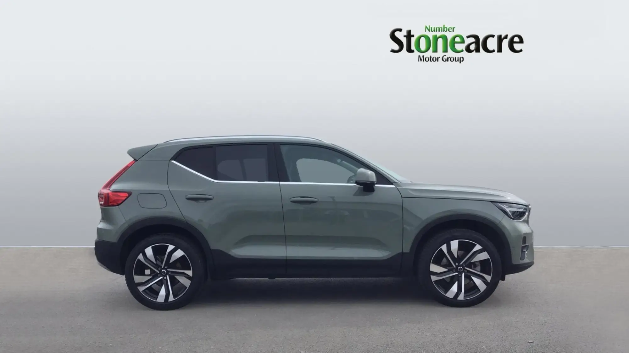 Volvo XC40 2.0 B3 MHEV Ultra Bright DCT Auto Euro 6 (s/s) 5dr OV25XAG Image 3