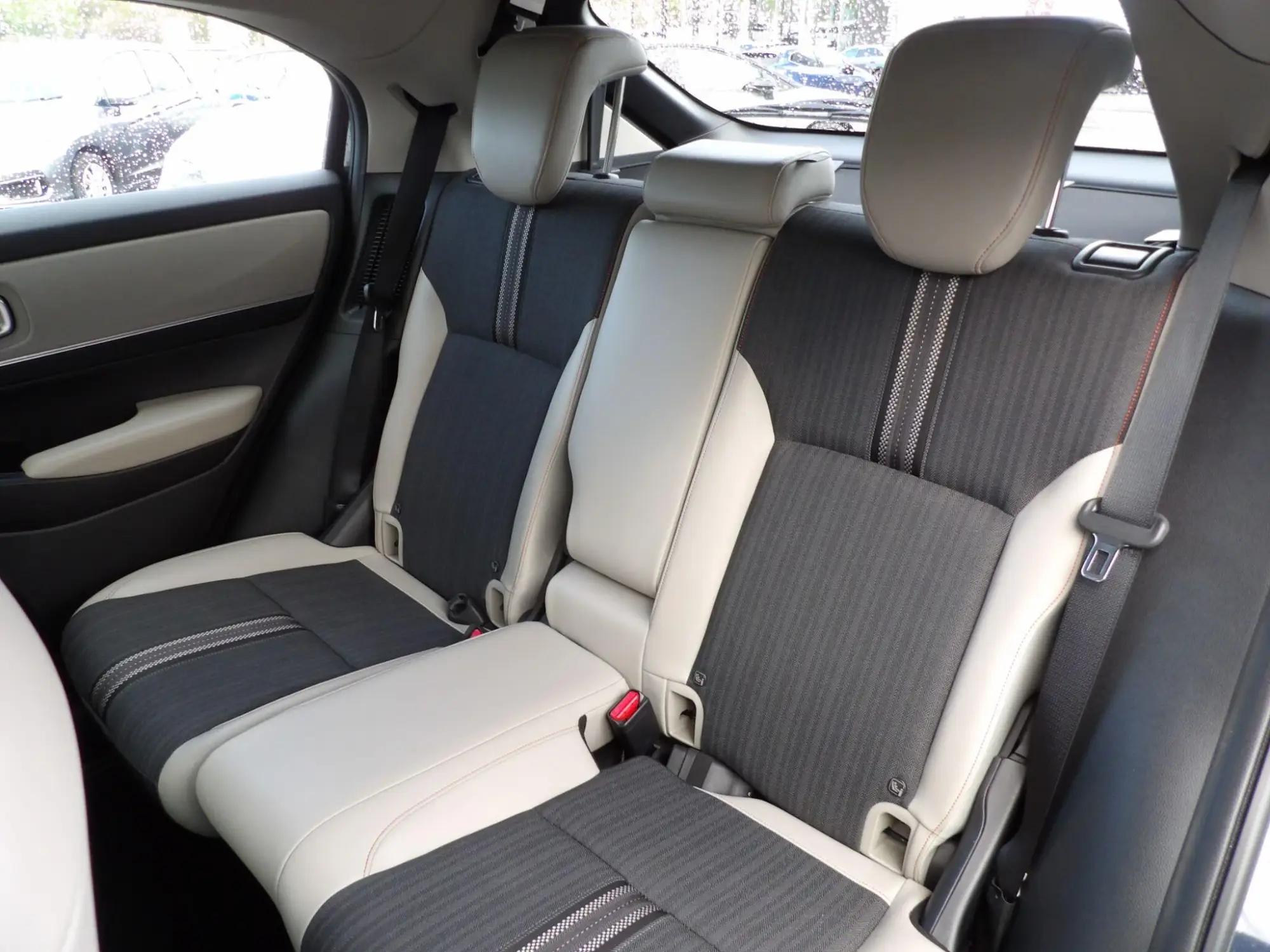 Honda HR-V Hybrid Image 12