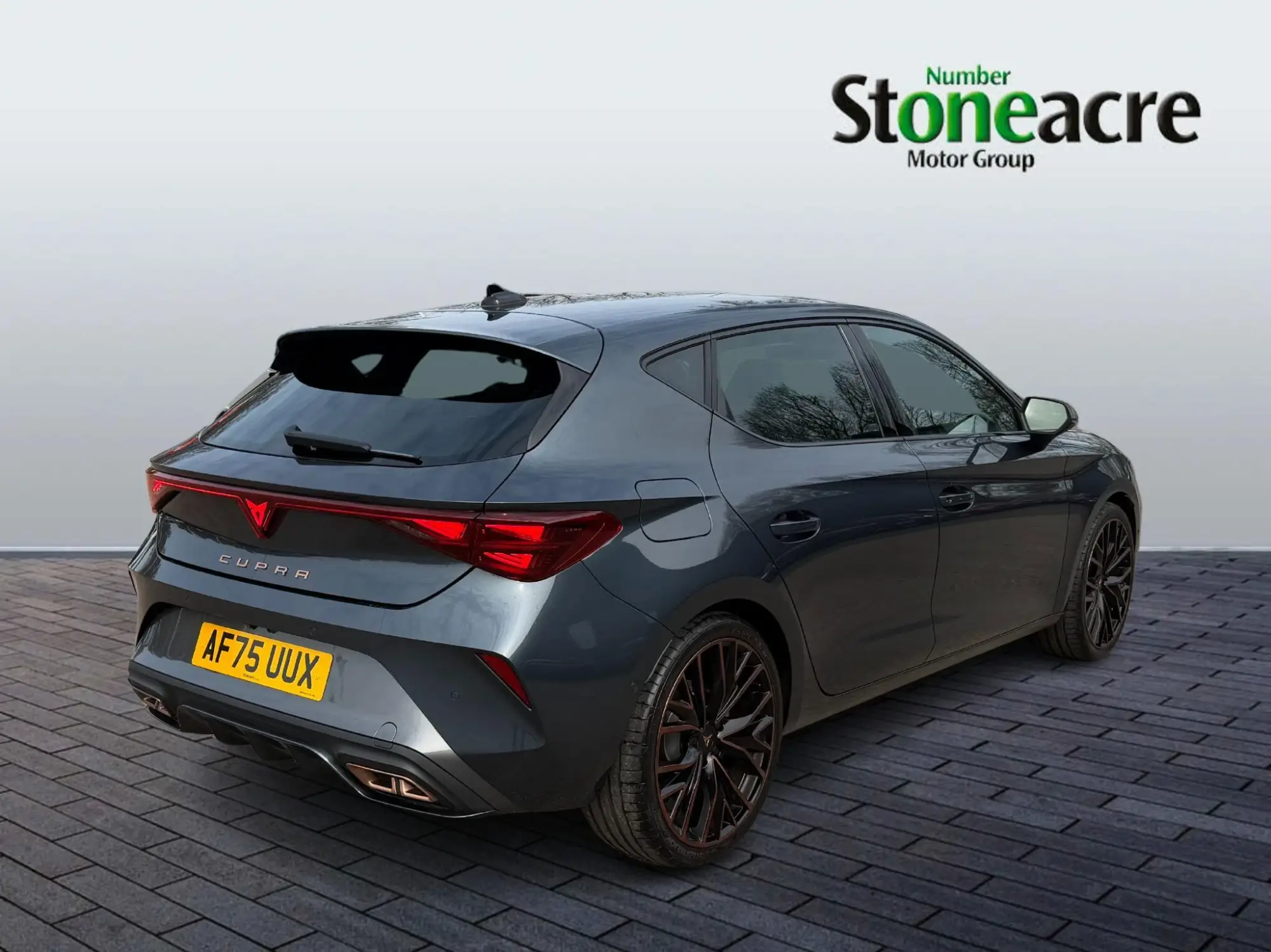 CUPRA Leon 1.5 eHybrid 25.8kWh V3 DSG Euro 6 (s/s) 5dr AF75UUX Image 3