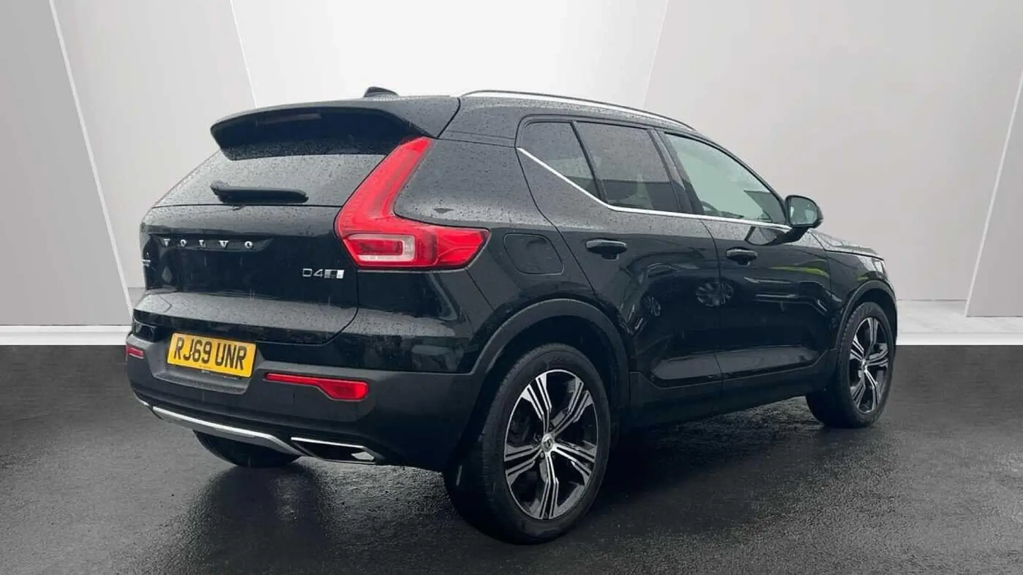 Volvo XC40 2.0 D4 Inscription Pro Auto AWD Euro 6 (s/s) 5dr RJ69UNR Image 2