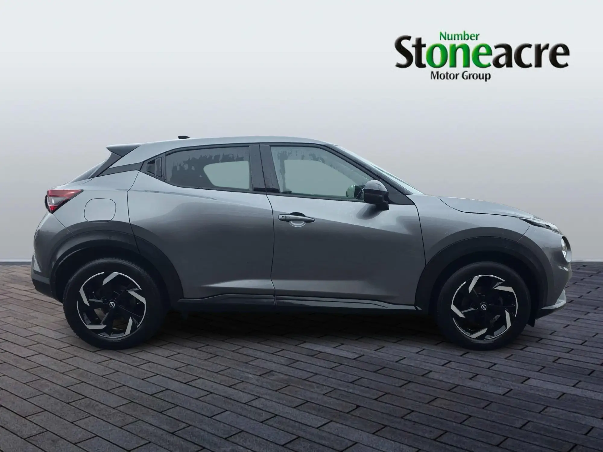 Nissan Juke 1.0 DiG-T N-Connecta 5dr PN72XBM Image 2