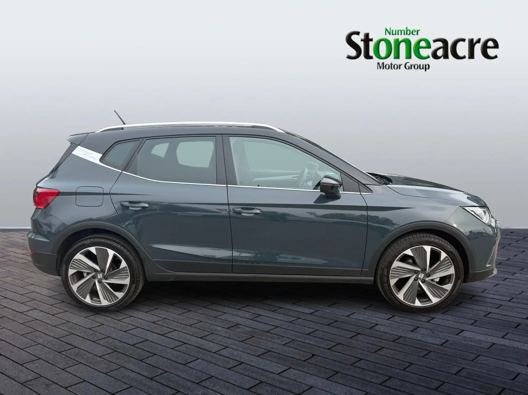 SEAT Arona 1.0 TSI FR Sport Euro 6 (s/s) 5dr AK75BTX Image 2