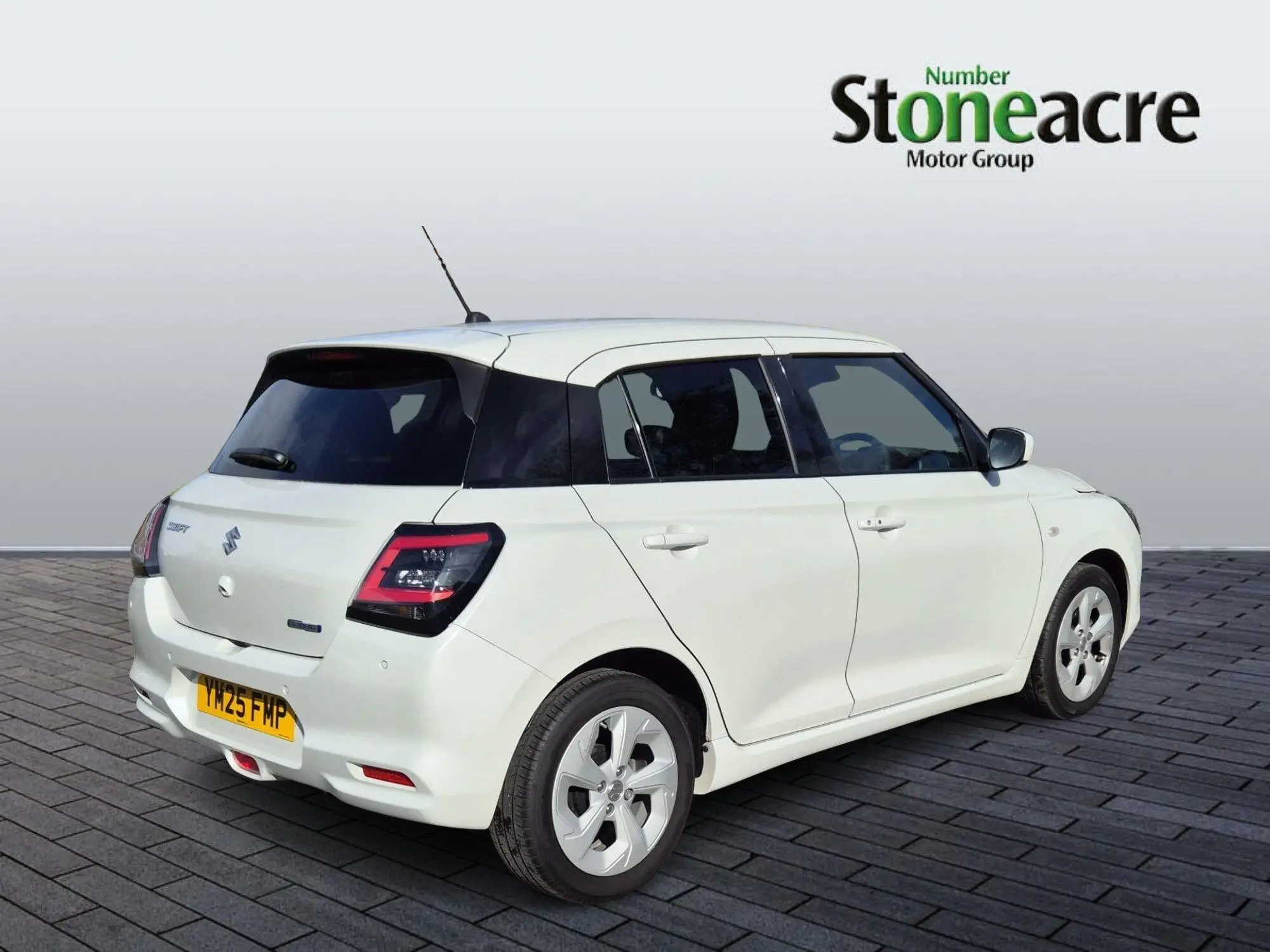 Suzuki Swift Image 2