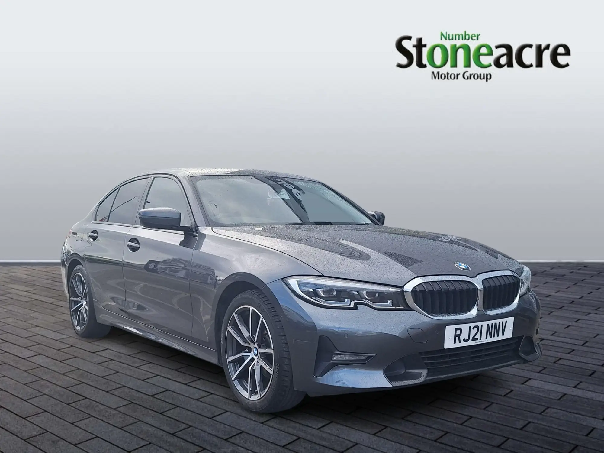 BMW 3 Series 2.0 320i Sport Auto Euro 6 (s/s) 4dr RJ21NNV Image 1