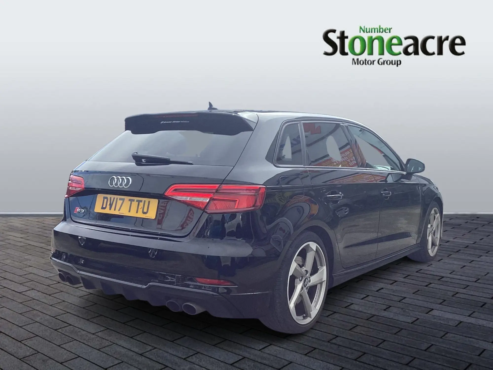 Audi S3 2.0 TFSI Black Edition Sportback S Tronic quattro Euro 6 (s/s) 5dr DV17TTU Image 3