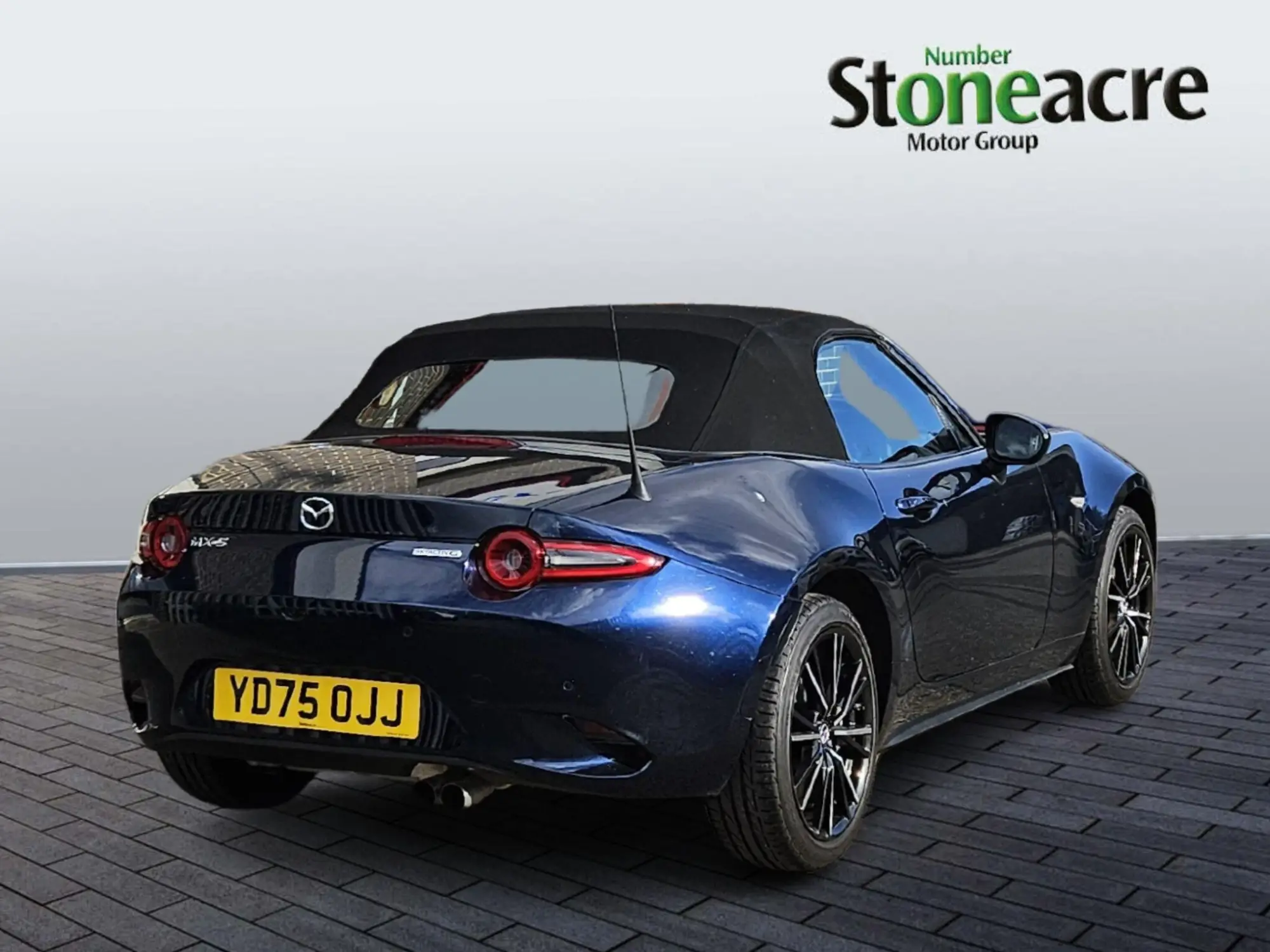Mazda MX-5 2.0 SKYACTIV-G Exclusive-Line Roadster Euro 6 (s/s) 2dr YD75OJJ Image 3
