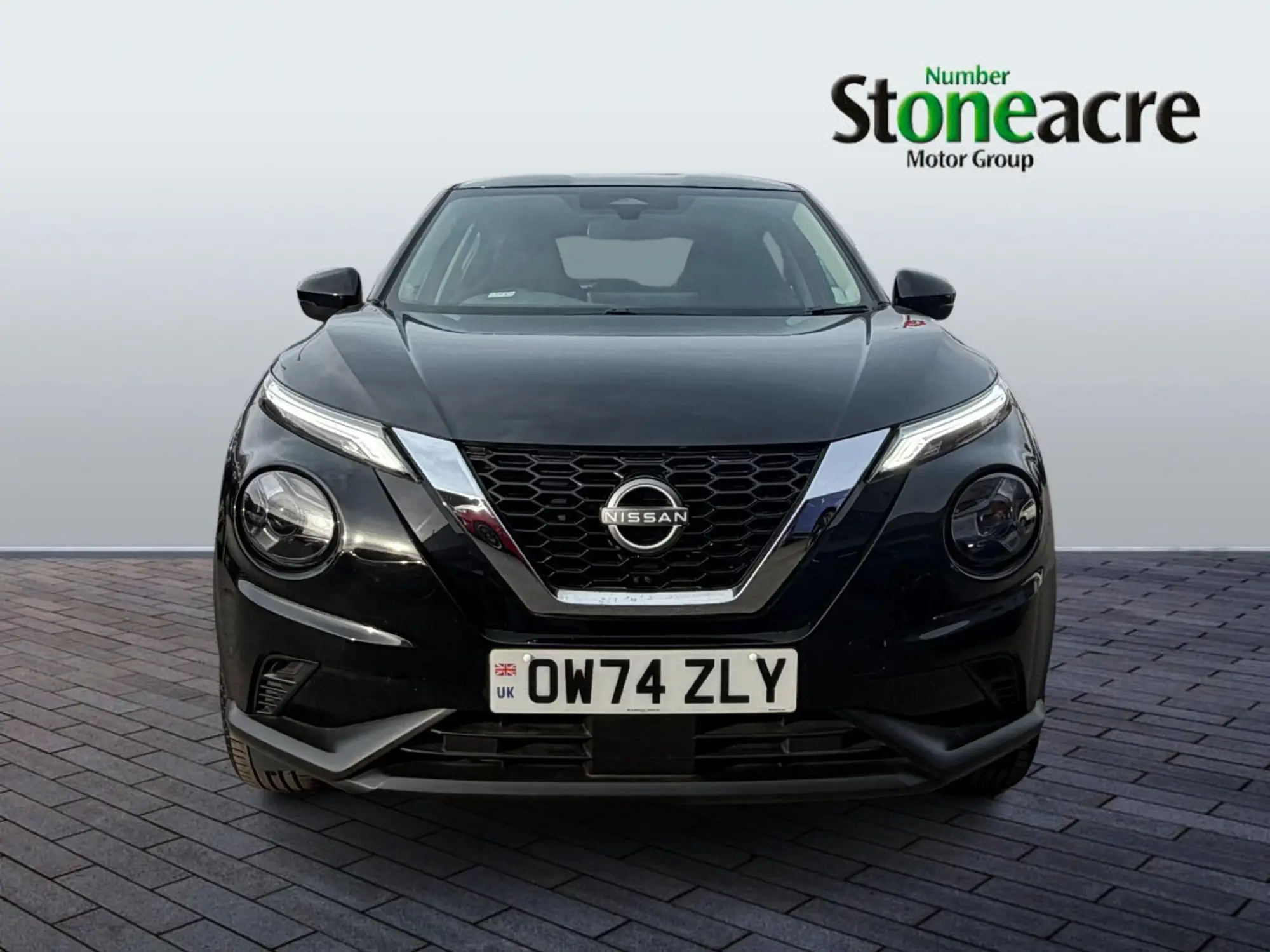 Nissan Juke 1.0 DIG-T Acenta Premium Euro 6 (s/s) 5dr OW74ZLY Image 2