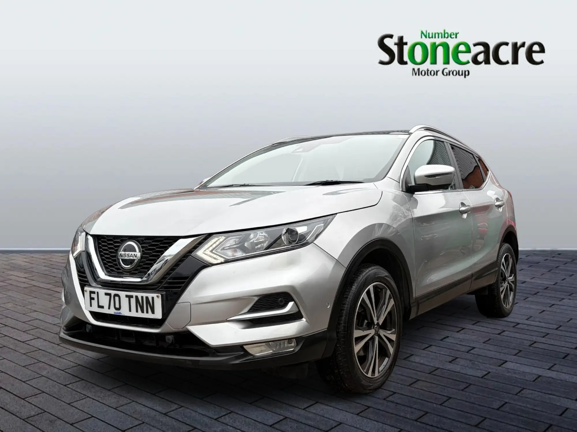 Nissan Qashqai 1.3 DiG-T N-Connecta 5dr FL70TNN Image 3