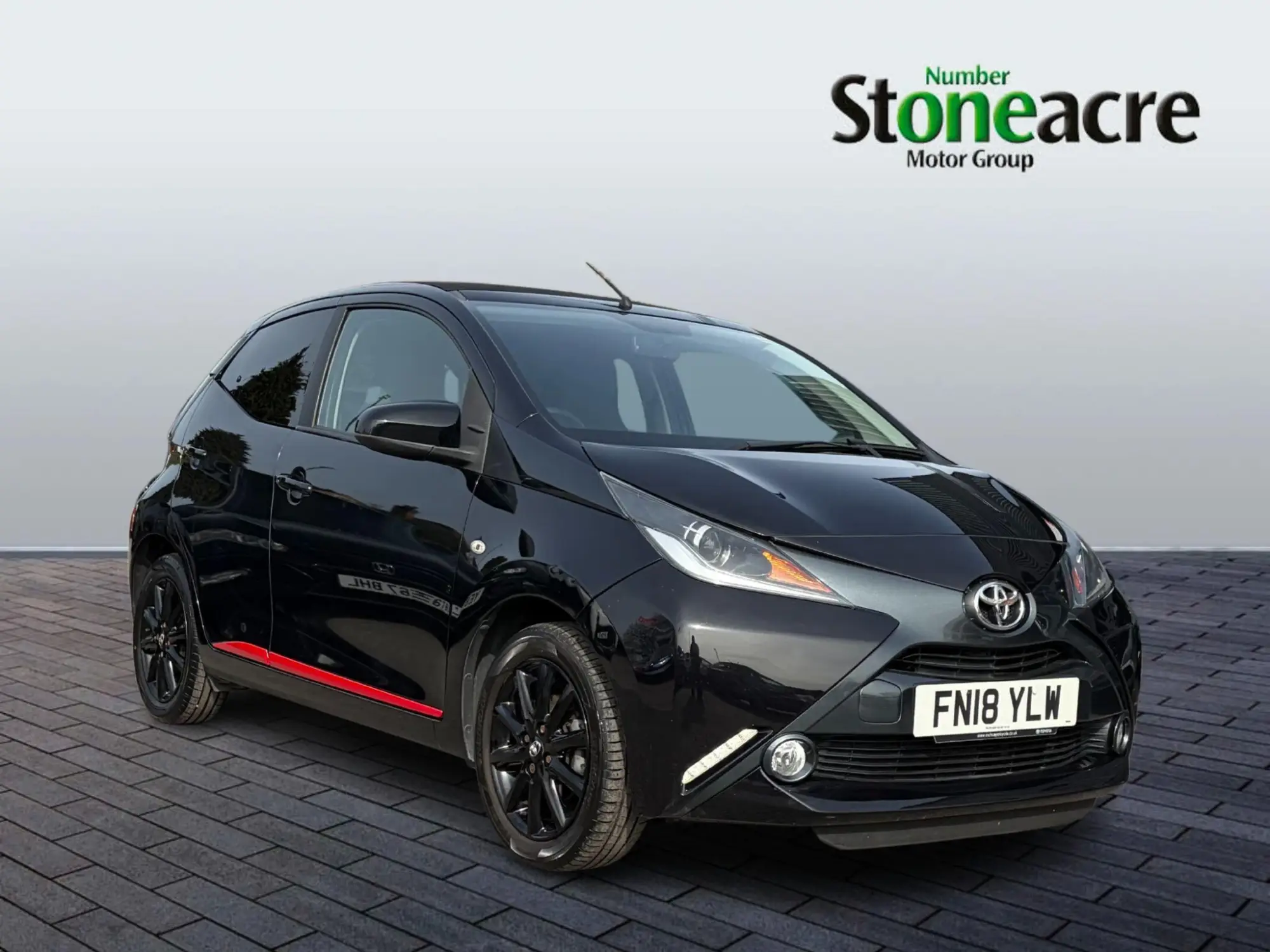 Toyota Aygo 1.0 VVT-i x-style Euro 6 5dr FN18YLW Image 1