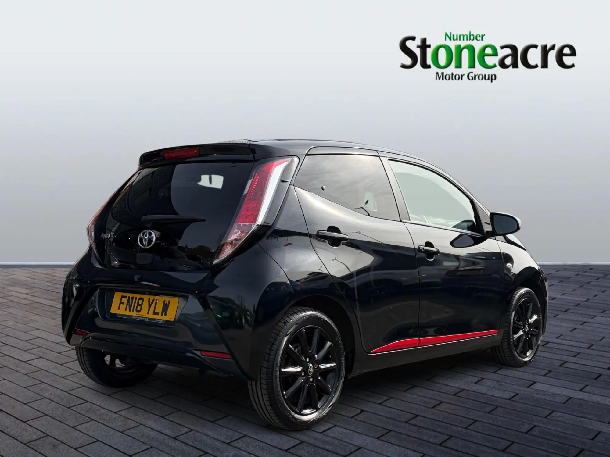 Toyota Aygo 1.0 VVT-i x-style Euro 6 5dr FN18YLW Image 2