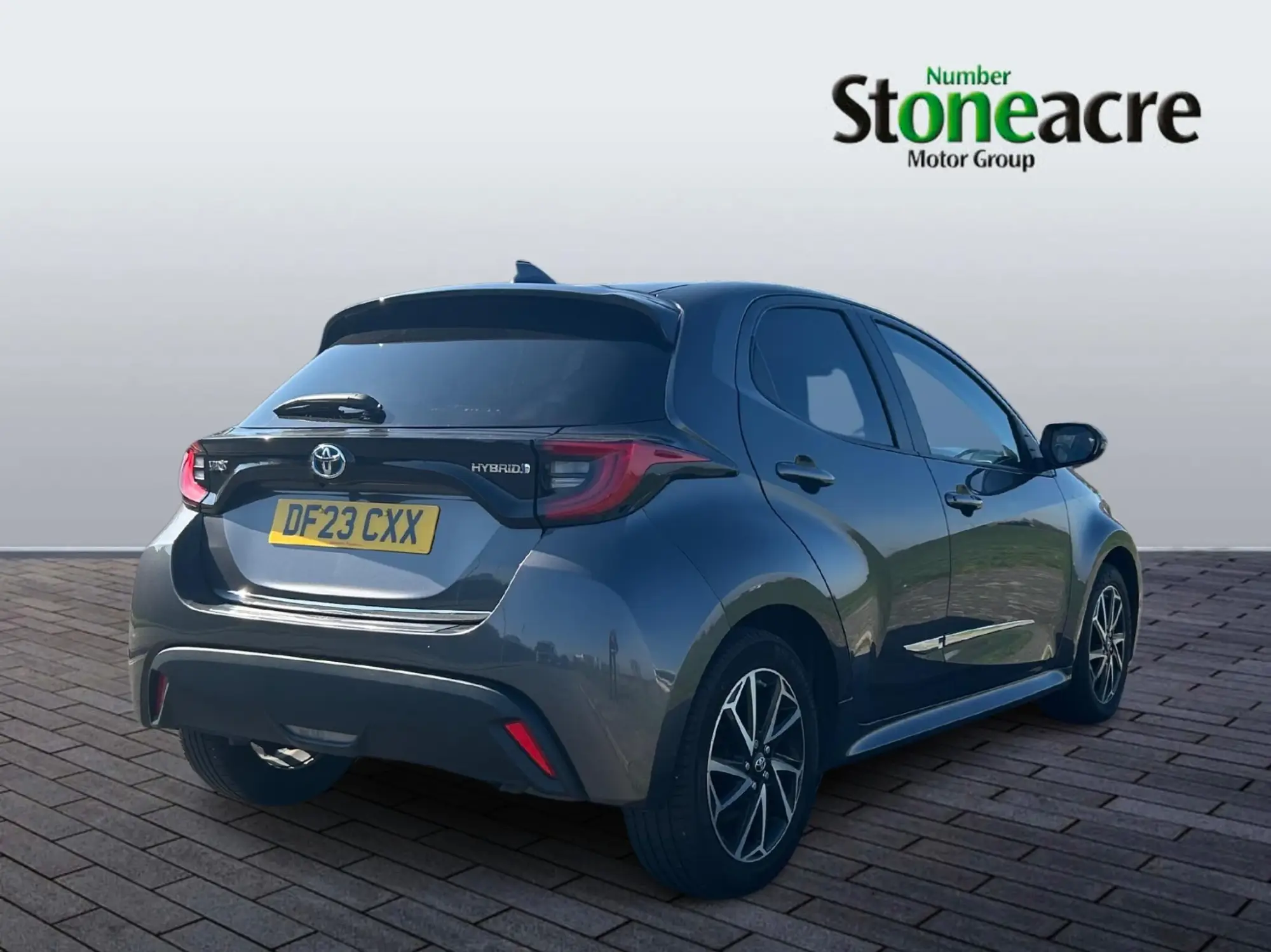 Toyota Yaris 1.5 Hybrid Design 5dr CVT DF23CXX Image 3