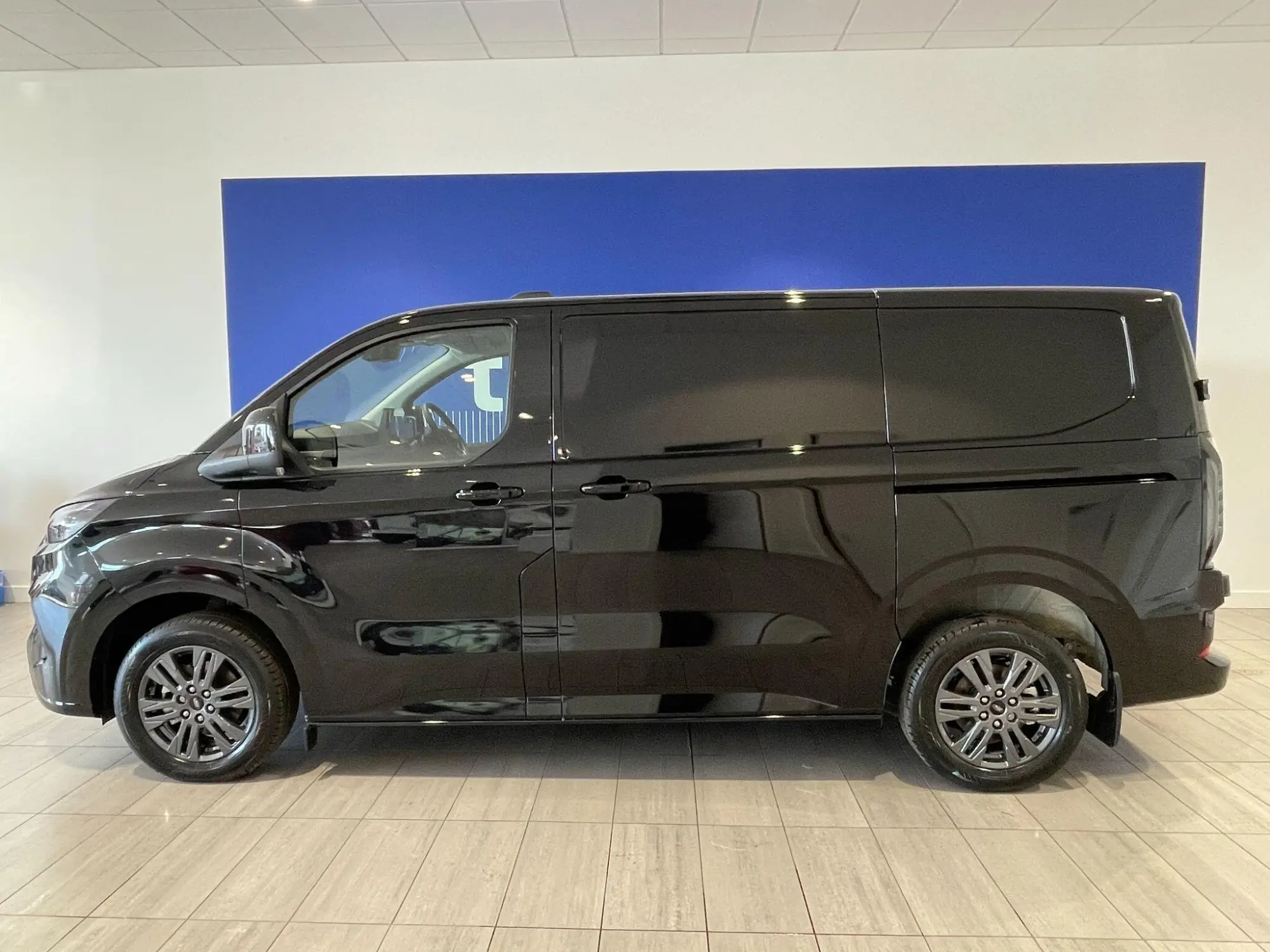 Ford Transit Custom Image 3