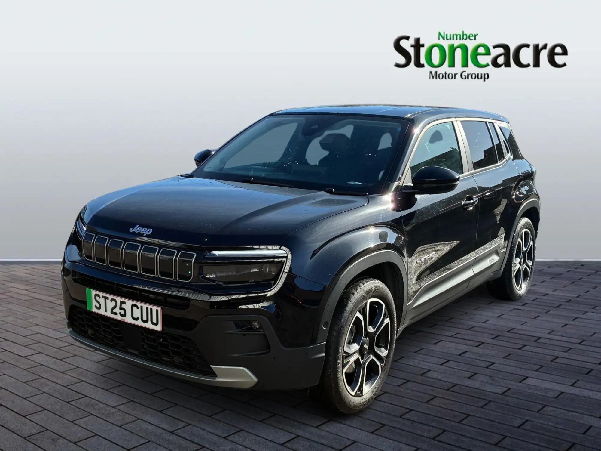 Jeep Avenger Electric 54kWh e-Summit Auto 5dr ST25CUU Image 3