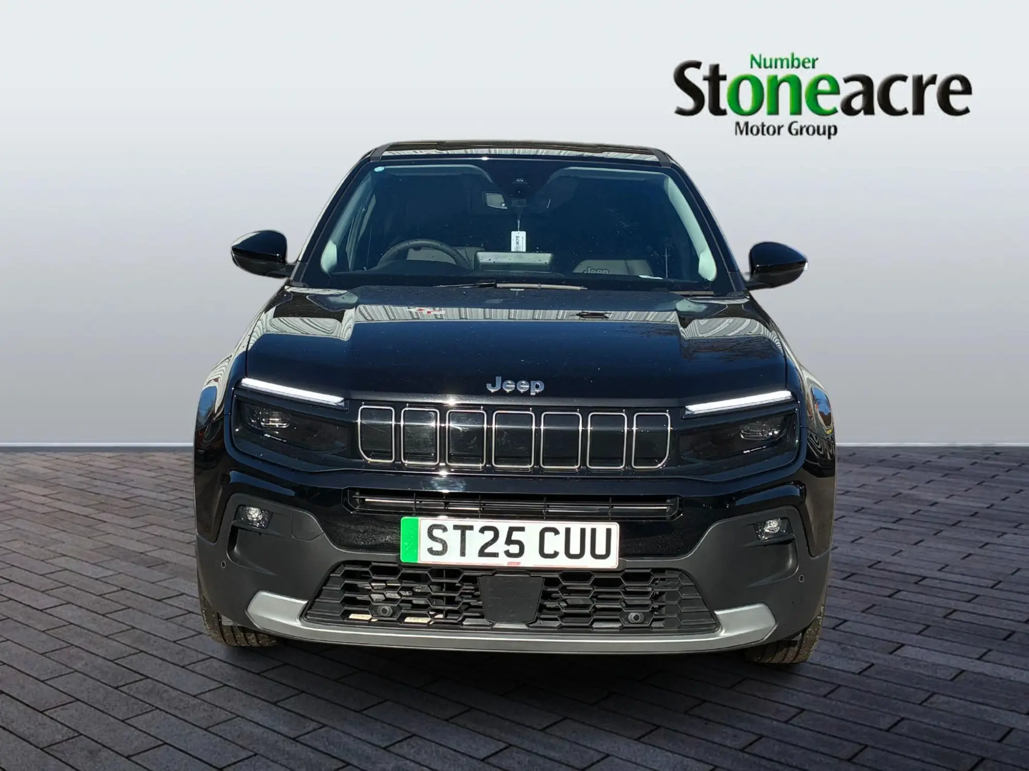 Jeep Avenger Electric 54kWh e-Summit Auto 5dr ST25CUU Image 2