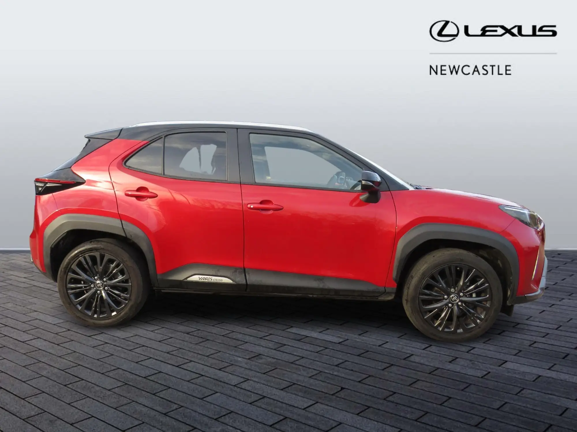 Toyota Yaris Cross 1.5 VVT-h Dynamic SUV 5dr Petrol Hybrid E-CVT Euro 6 (s/s) (116 ps) RK22ZND Image 2