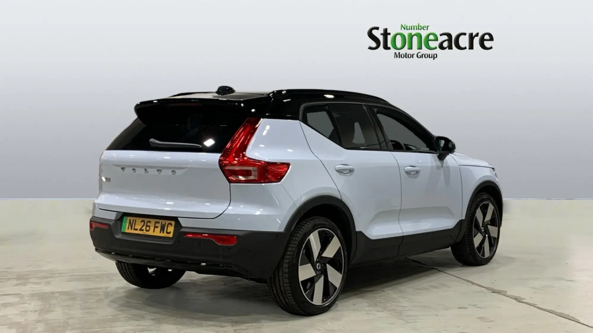 Volvo EX40 Single Motor Extended Range 82kWh Ultra Auto 5dr NL26FWC Image 2