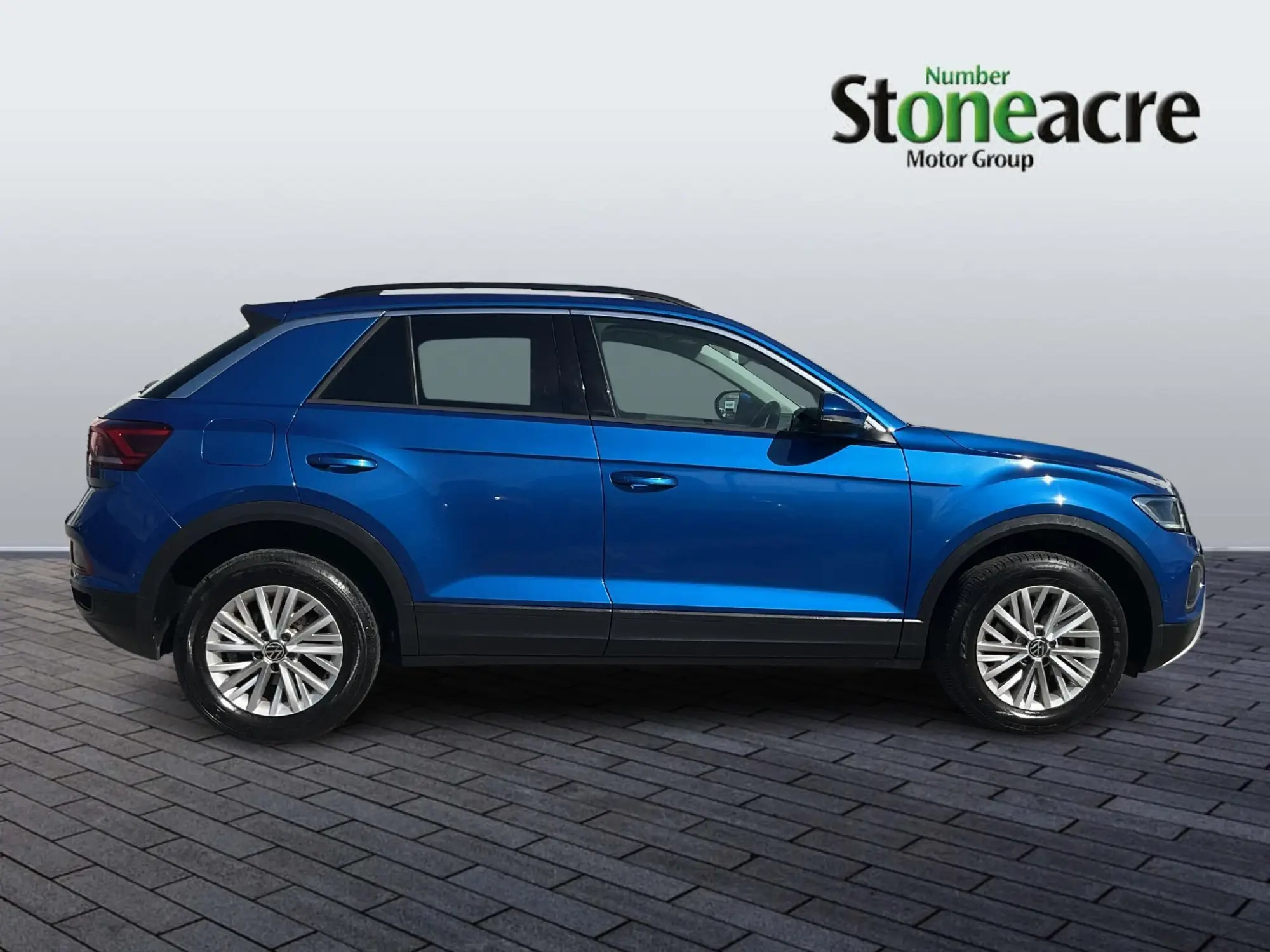 Volkswagen T-Roc 1.5 TSI Life DSG 2WD Euro 6 (s/s) 5dr NG22CXY Image 2