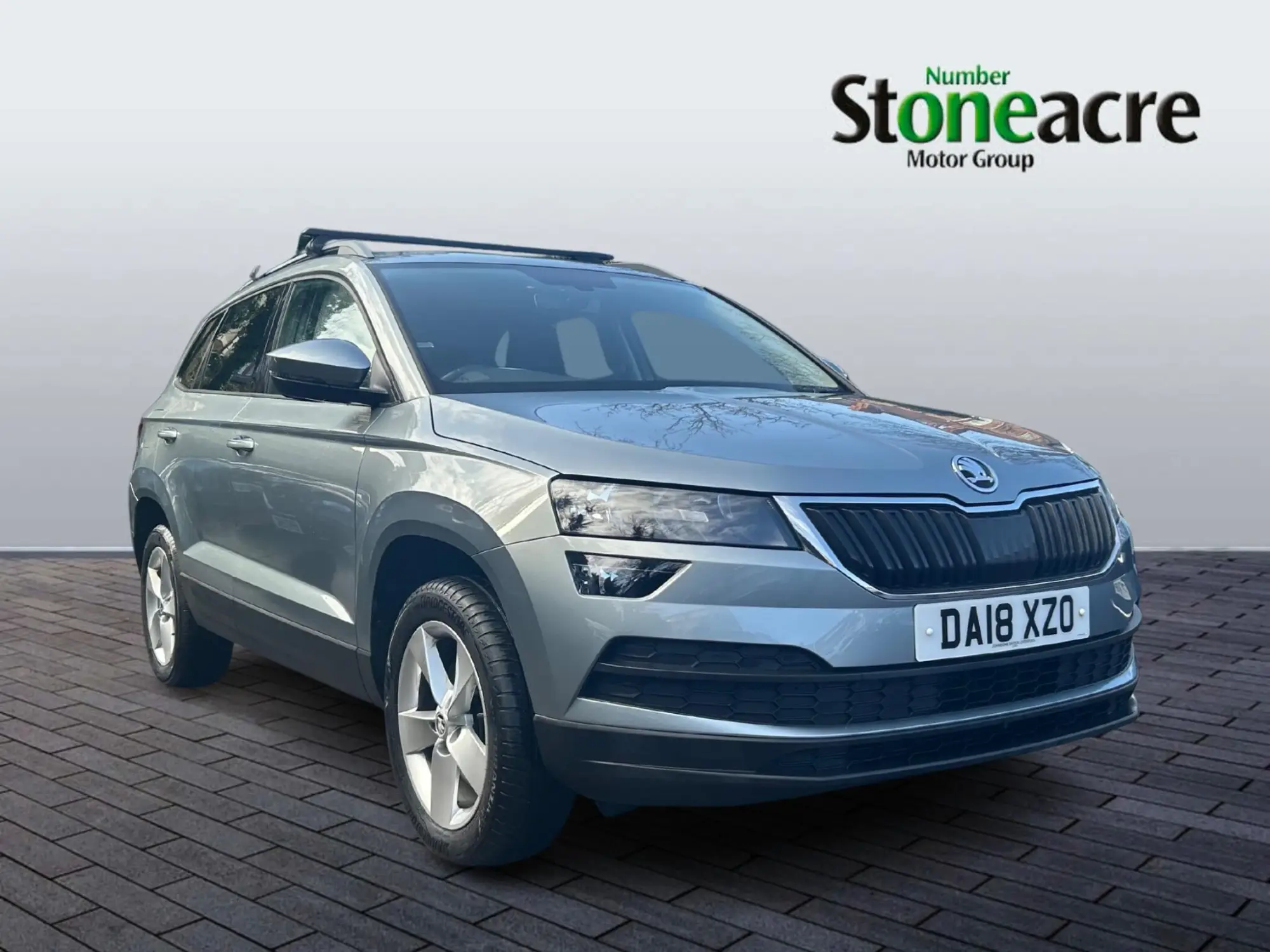 Skoda Karoq 1.0 TSI SE Euro 6 (s/s) 5dr DA18XZO Image 1