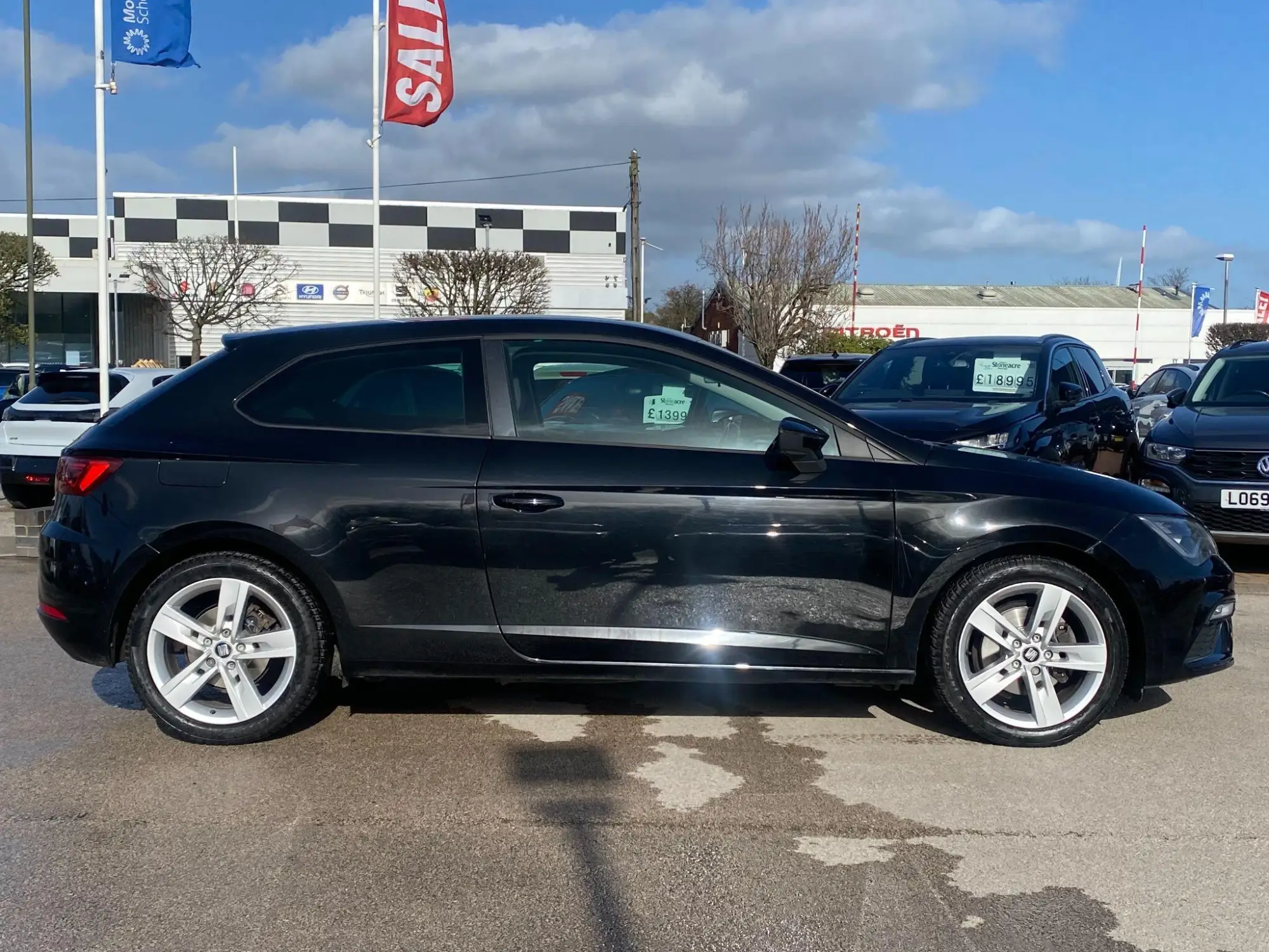 SEAT Leon Sport Coupe 1.4 TSI FR Technology Sport Coupe Euro 6 (s/s) 3dr WV18KZK Image 2