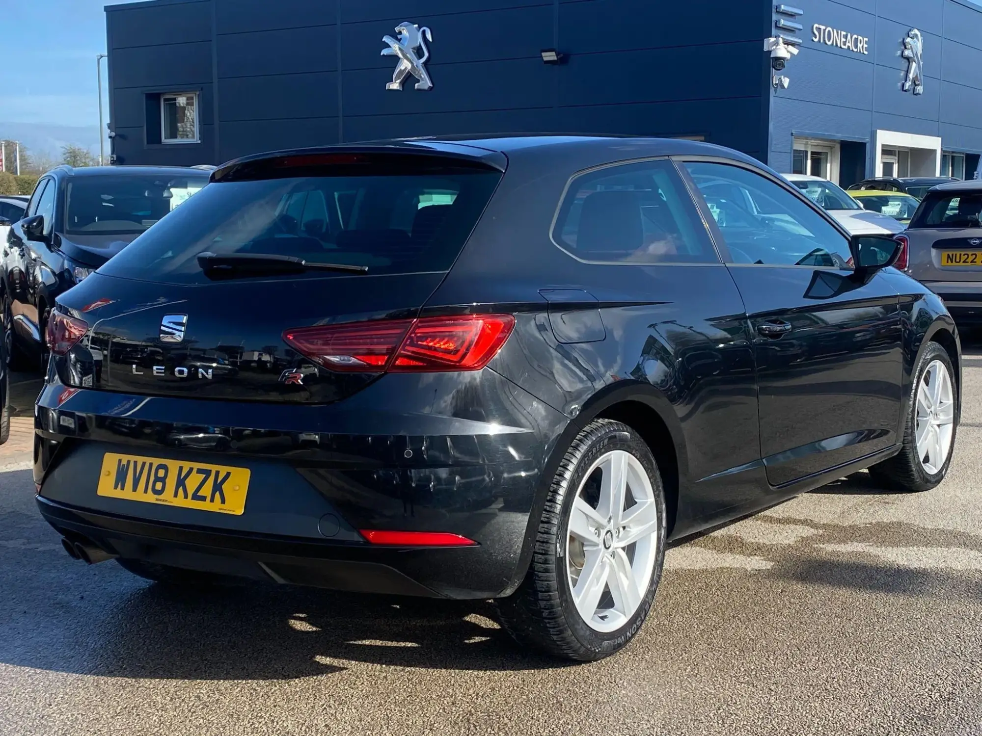 SEAT Leon Sport Coupe 1.4 TSI FR Technology Sport Coupe Euro 6 (s/s) 3dr WV18KZK Image 3