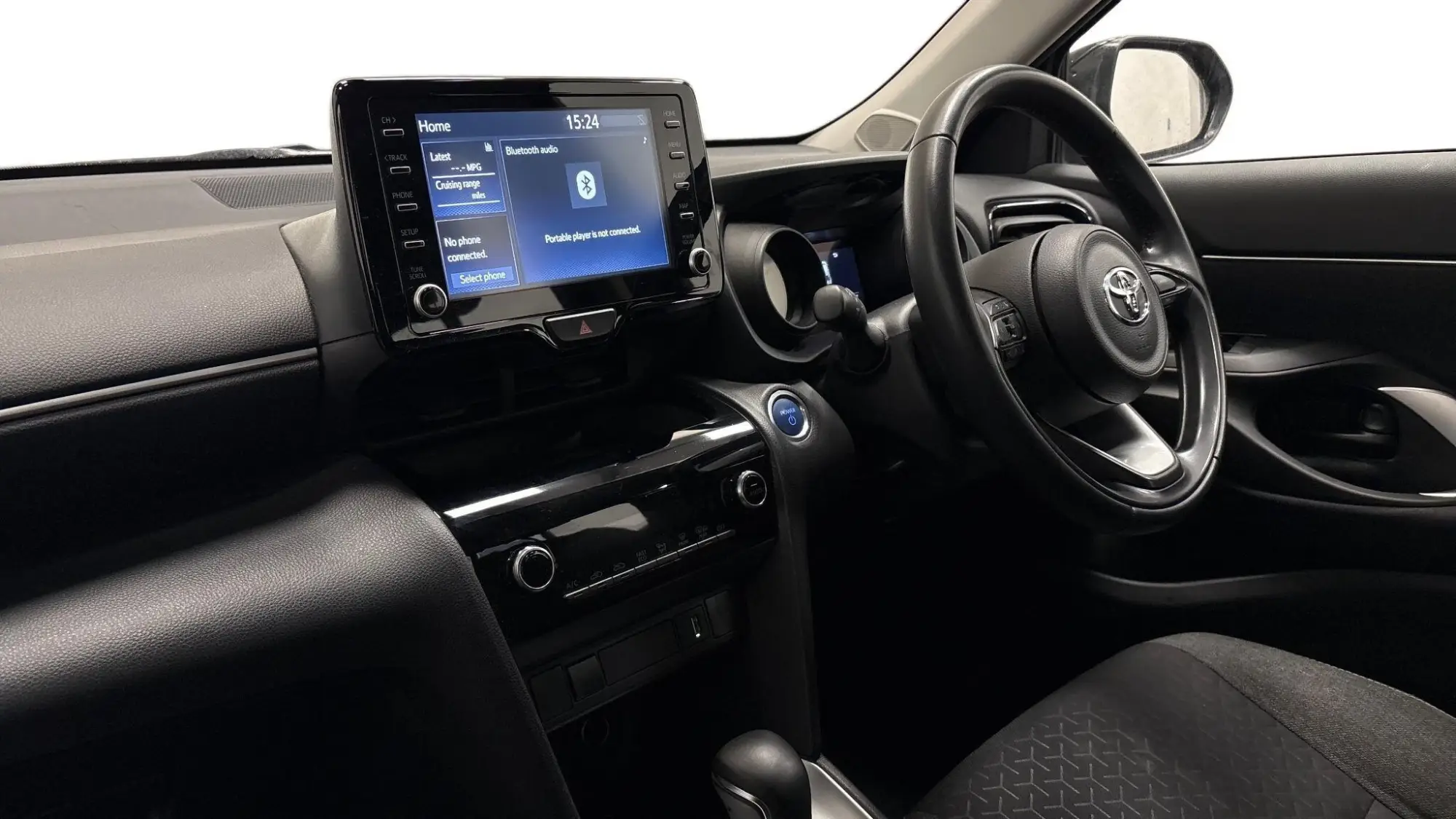 Toyota Yaris Cross 1.5 VVT-h Icon SUV 5dr Petrol Hybrid E-CVT Euro 6 (s/s) (116 ps) FV73LZJ Image 2