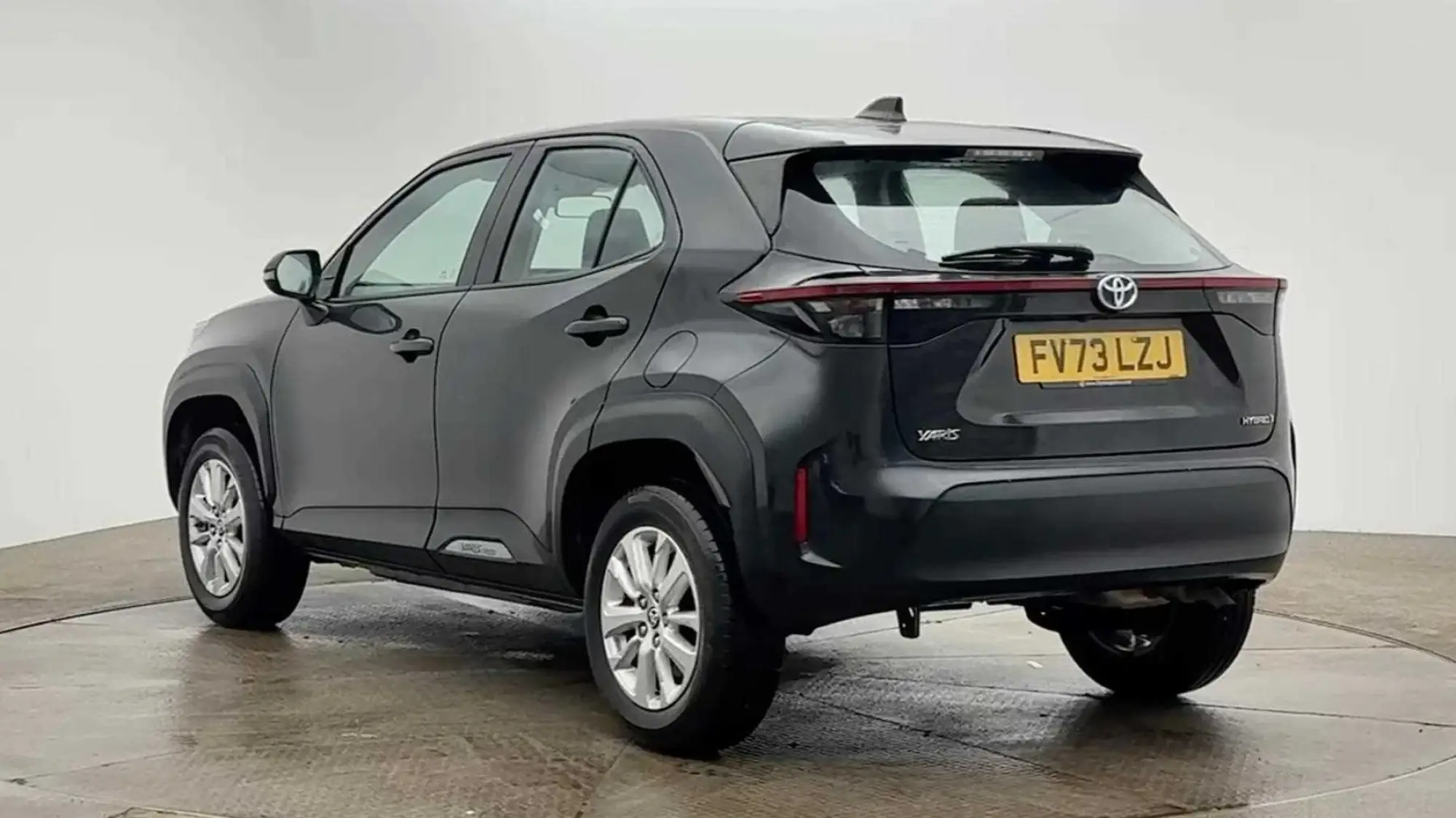 Toyota Yaris Cross 1.5 VVT-h Icon SUV 5dr Petrol Hybrid E-CVT Euro 6 (s/s) (116 ps) FV73LZJ Image 3