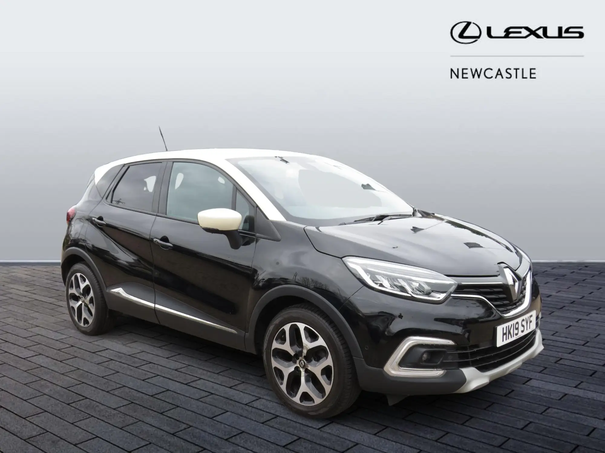 Renault Captur GT Line dCi 90 MY18 HK19SYF Image 1