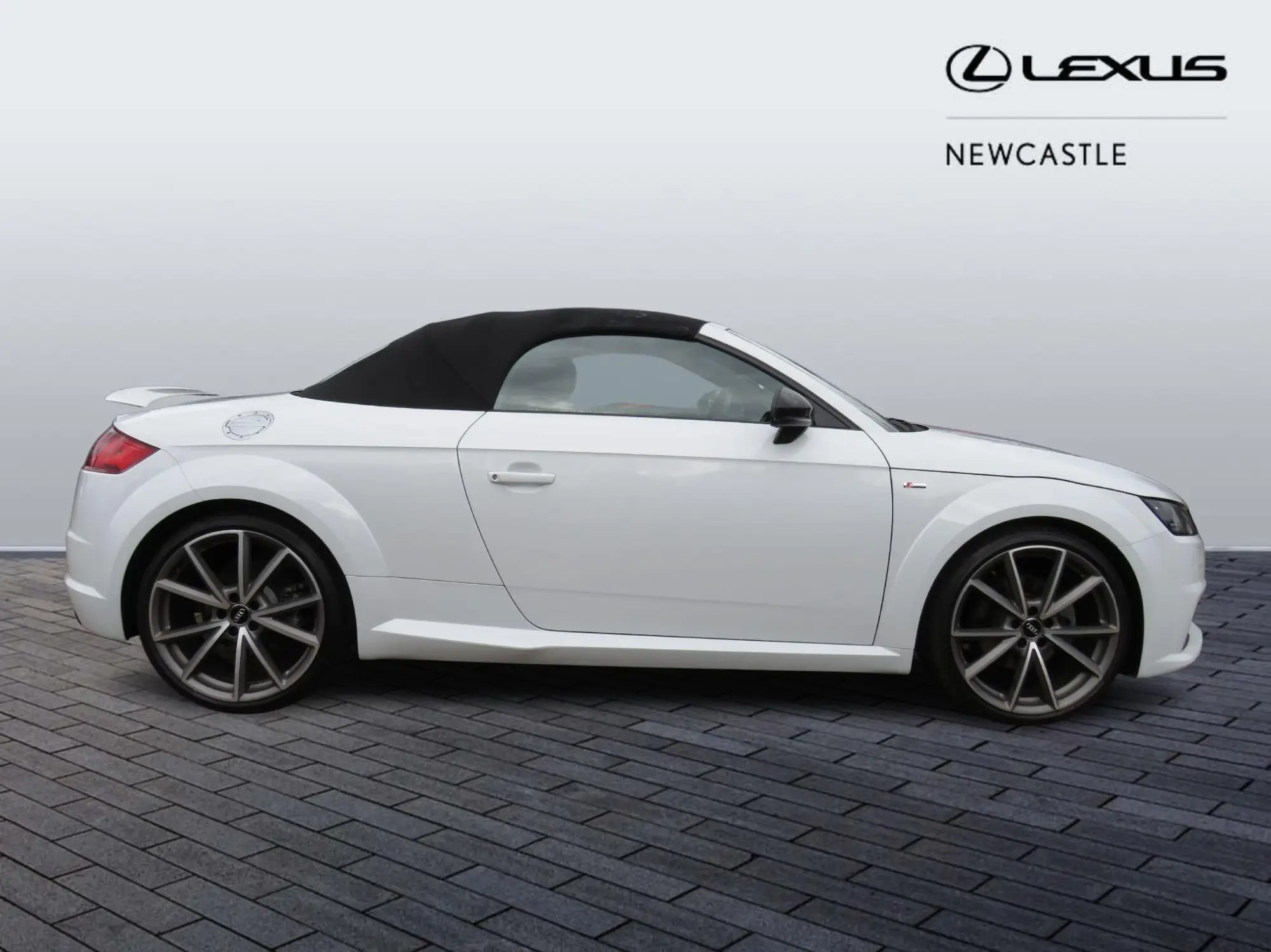 Audi TT 2.0 TFSI Black Edition Roadster S Tronic Euro 6 (s/s) 2dr KS18CWD Image 2